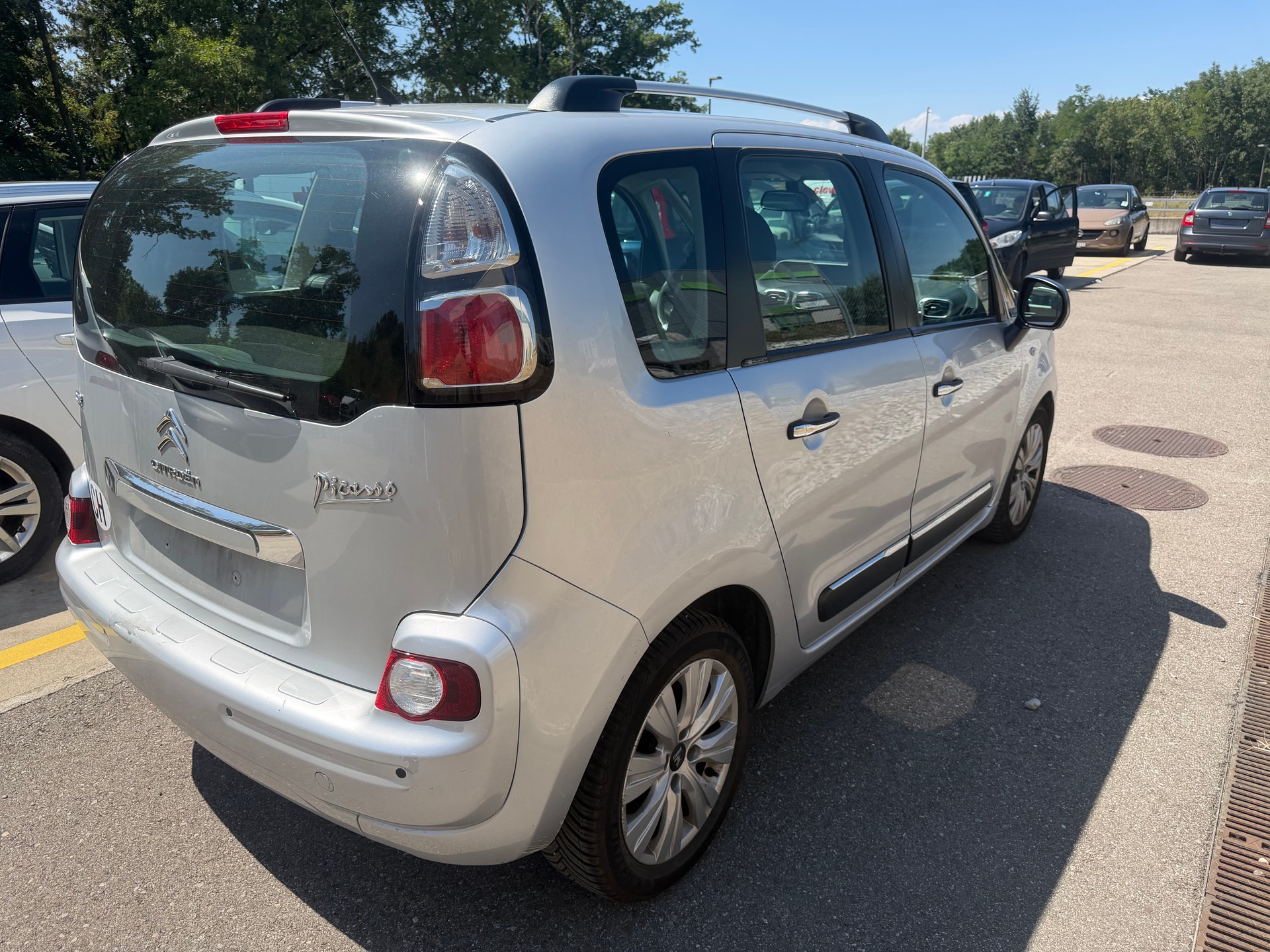 CITROEN C3 Picasso 1.6 BlueHDi Black Top-image-2