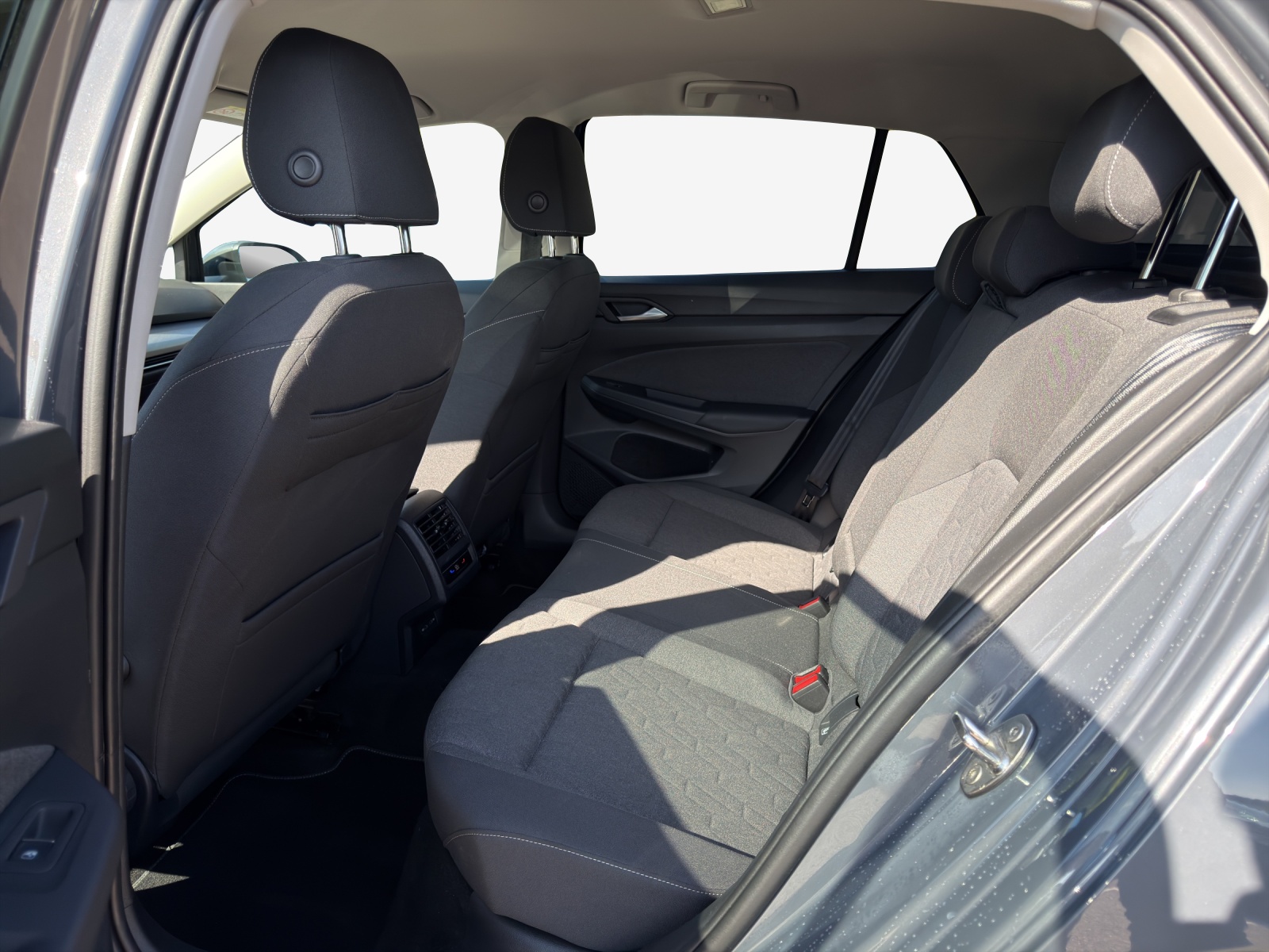 VW Golf 1.5 e TSI mHEV Life DSG-image-11