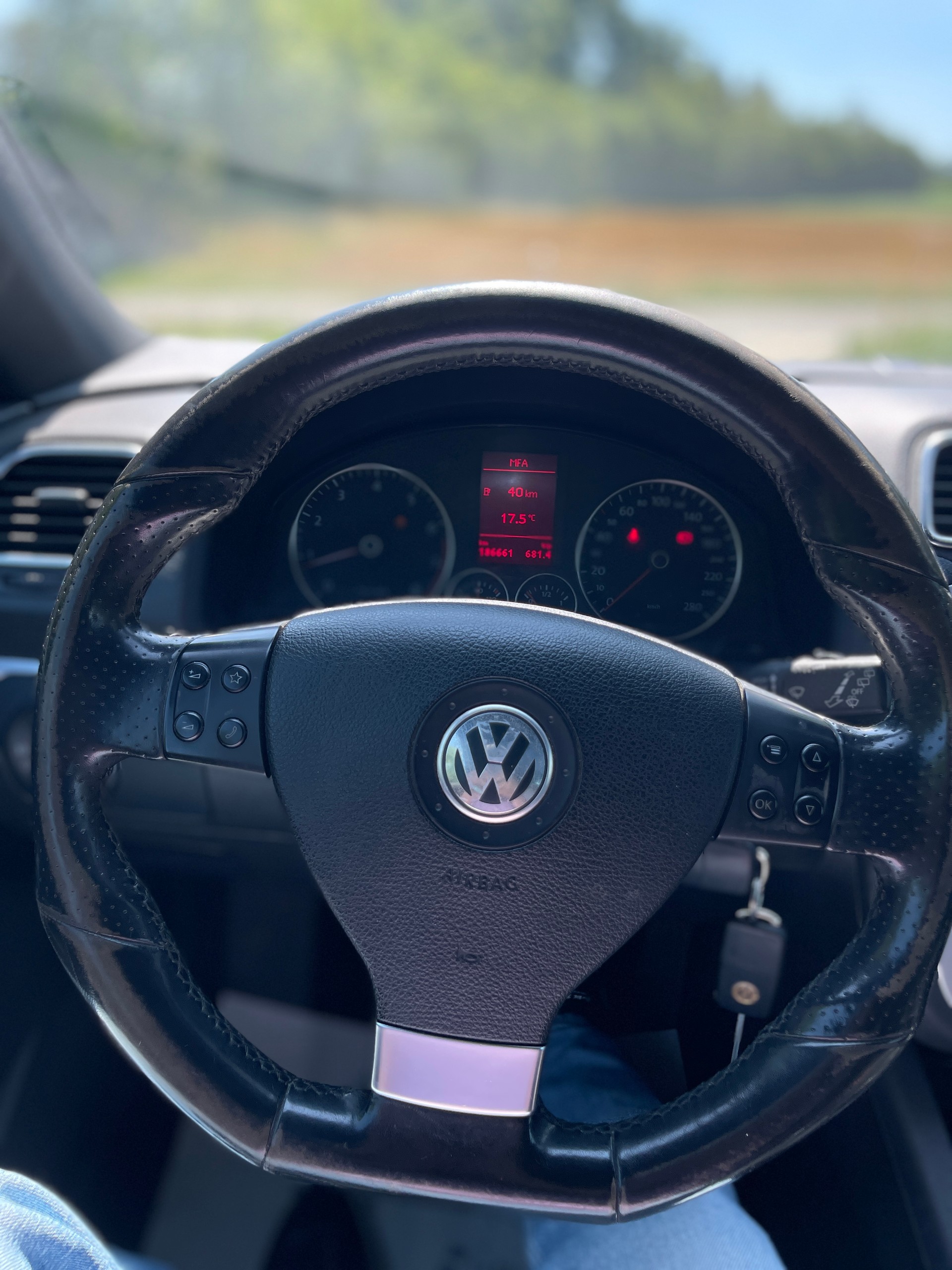 VW Scirocco 2.0 TSI DSG-image-13