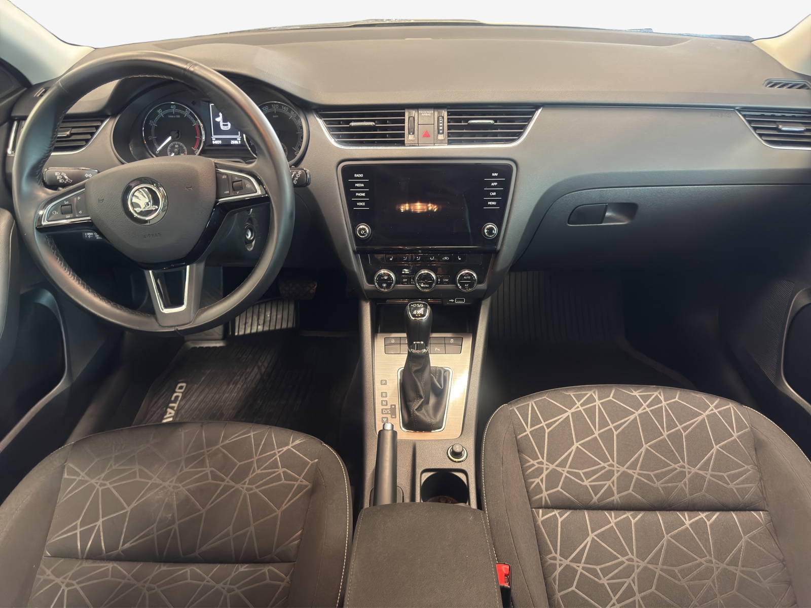 SKODA Octavia Combi 2.0 TSI Clever 4x4 DSG-image-8