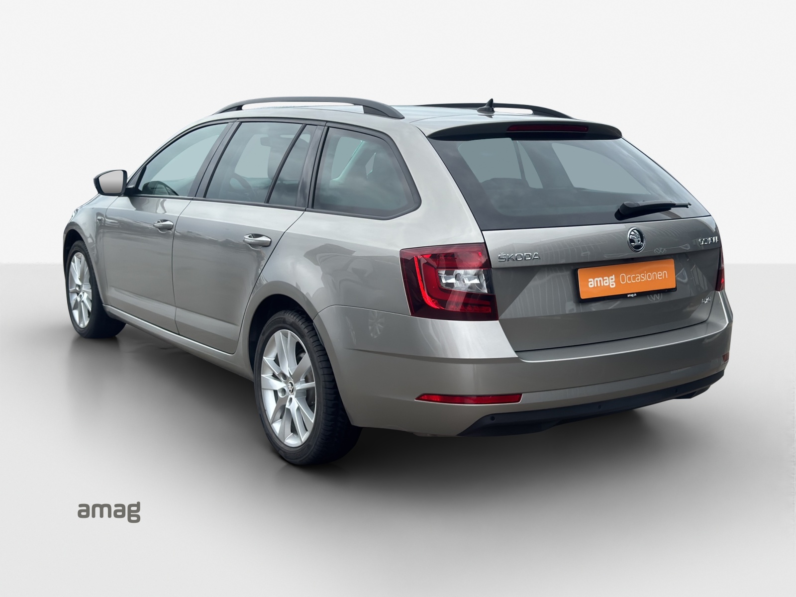 SKODA Octavia Combi 2.0 TSI Clever 4x4 DSG-image-2