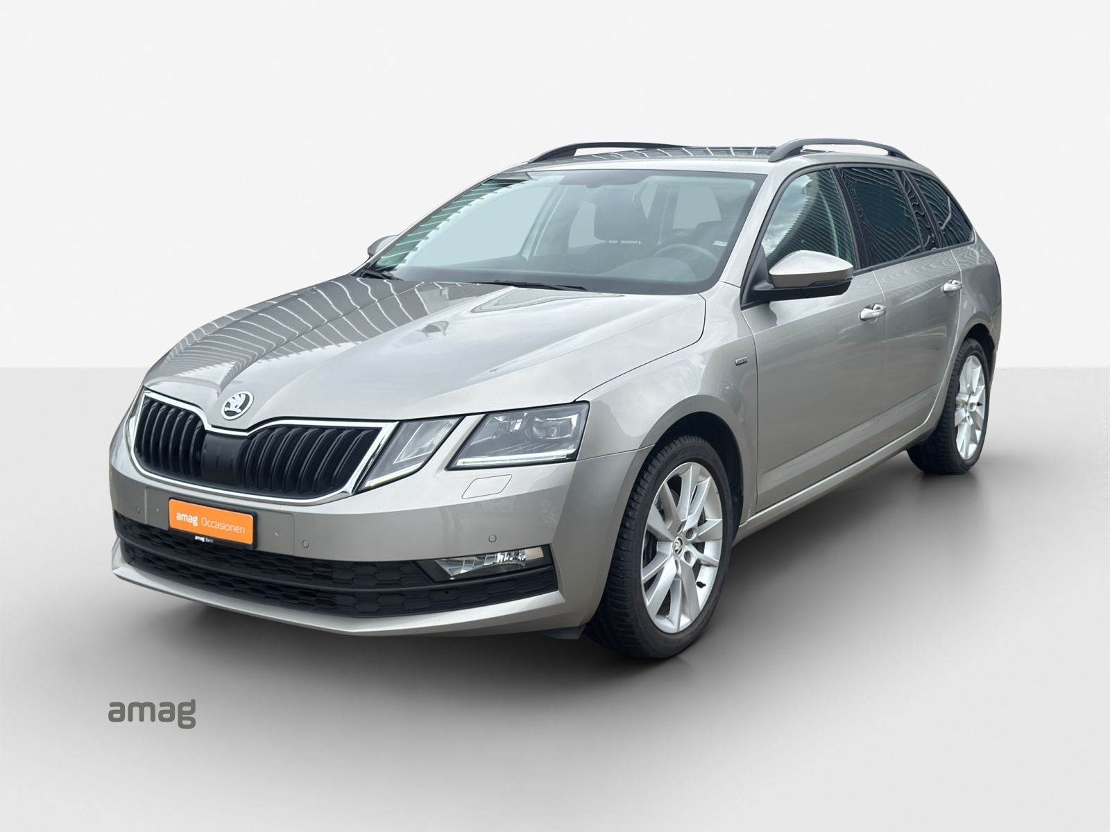 SKODA Octavia Combi 2.0 TSI Clever 4x4 DSG-image-0