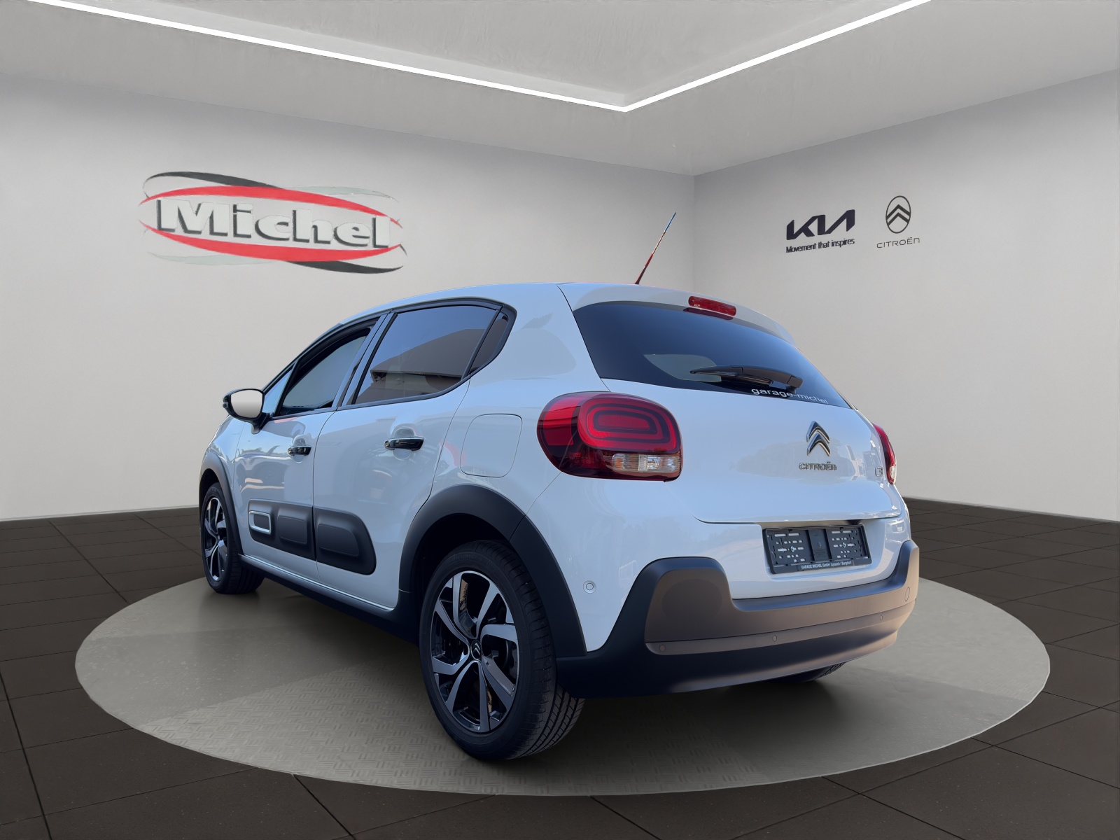 CITROEN C3 1.2i PureTech Shine Automat / Rückfahrkamera / Einparkhilfe vorne + hinten / Totwinkel-Assistent / inkl. Winterräder-image-6
