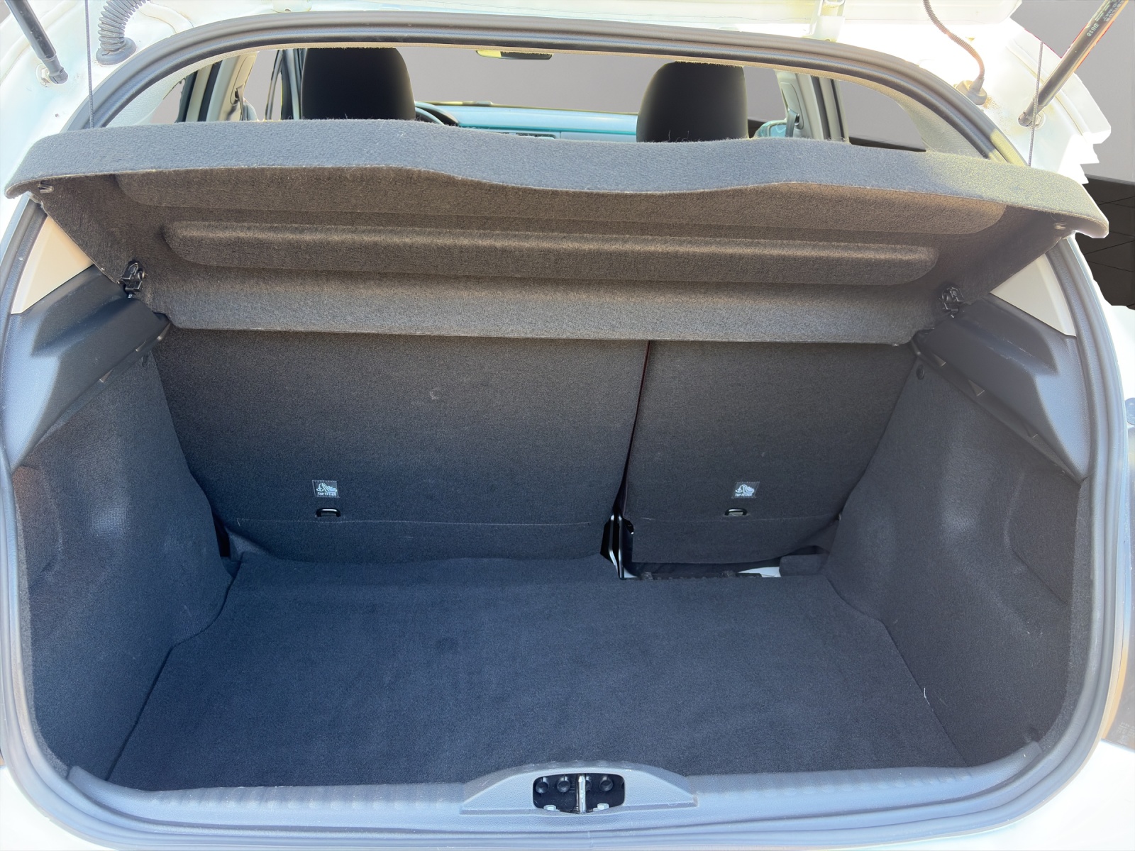 CITROEN C3 1.2i PureTech Shine Automat / Rückfahrkamera / Einparkhilfe vorne + hinten / Totwinkel-Assistent / inkl. Winterräder-image-14