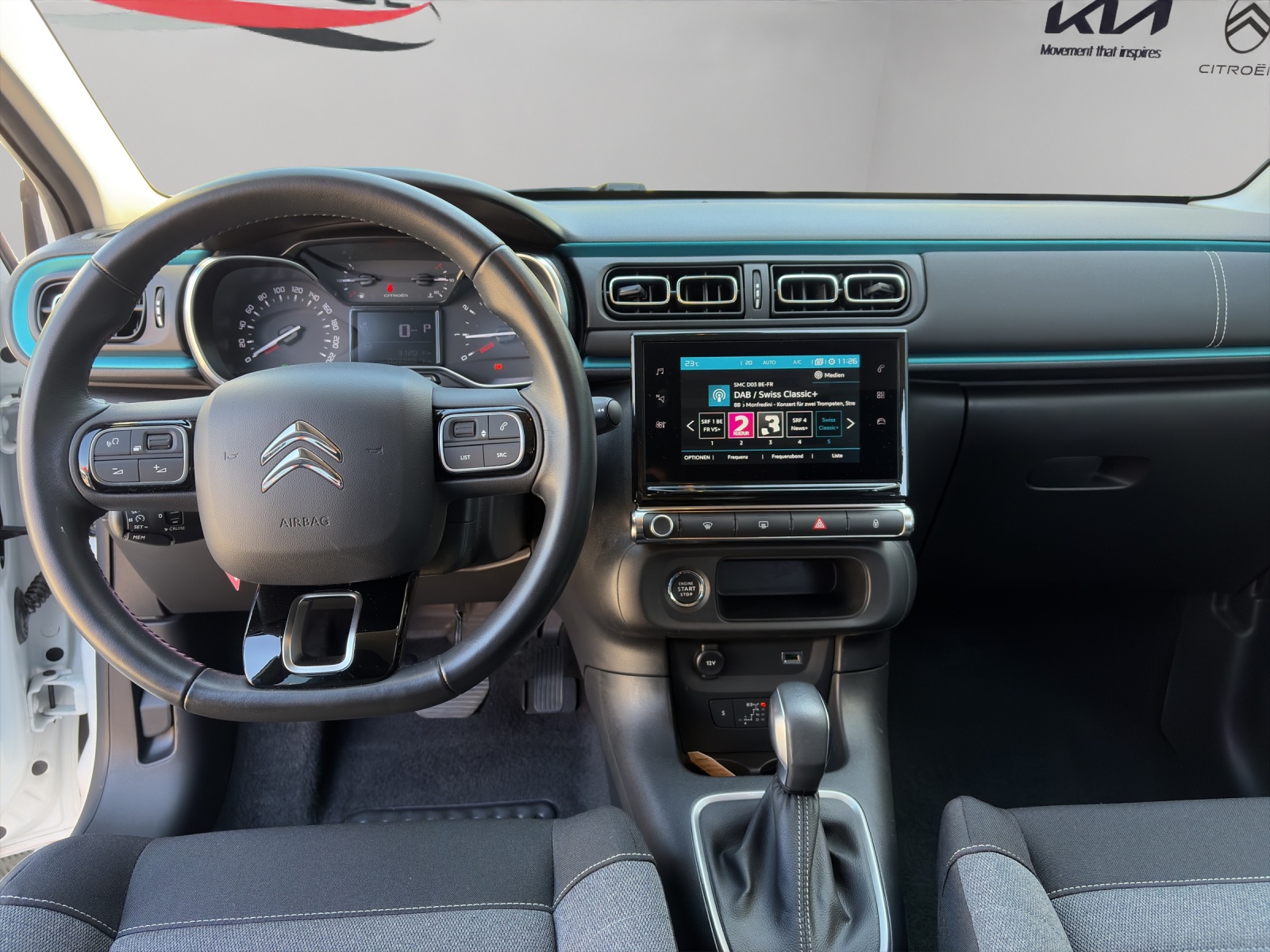 CITROEN C3 1.2i PureTech Shine Automat / Rückfahrkamera / Einparkhilfe vorne + hinten / Totwinkel-Assistent / inkl. Winterräder-image-9