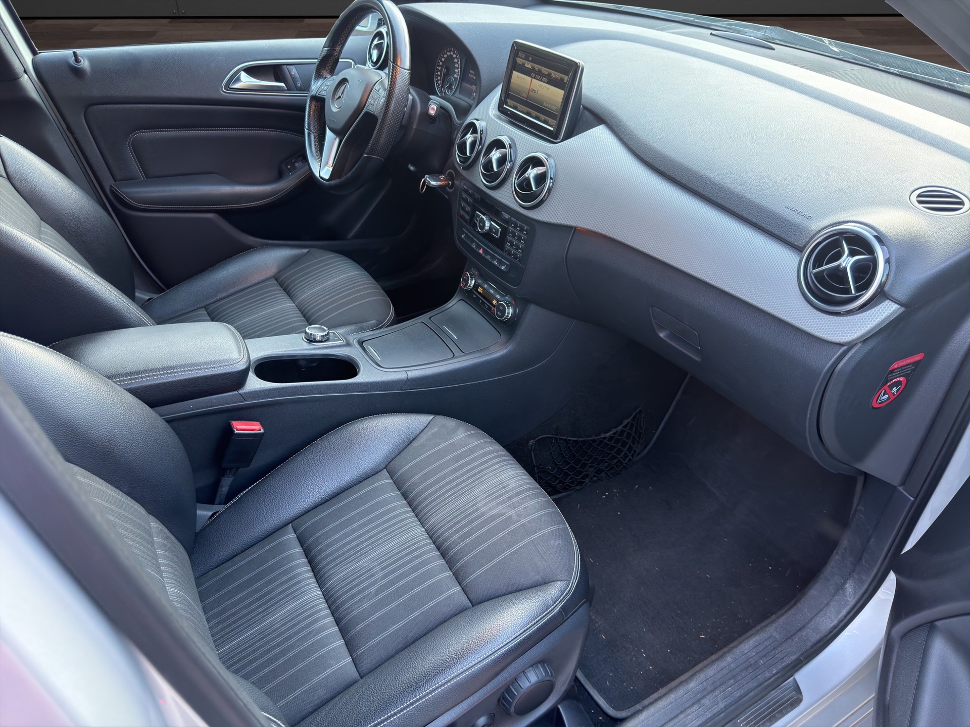 MERCEDES-BENZ B 200 CDI 7G-DCT-image-11