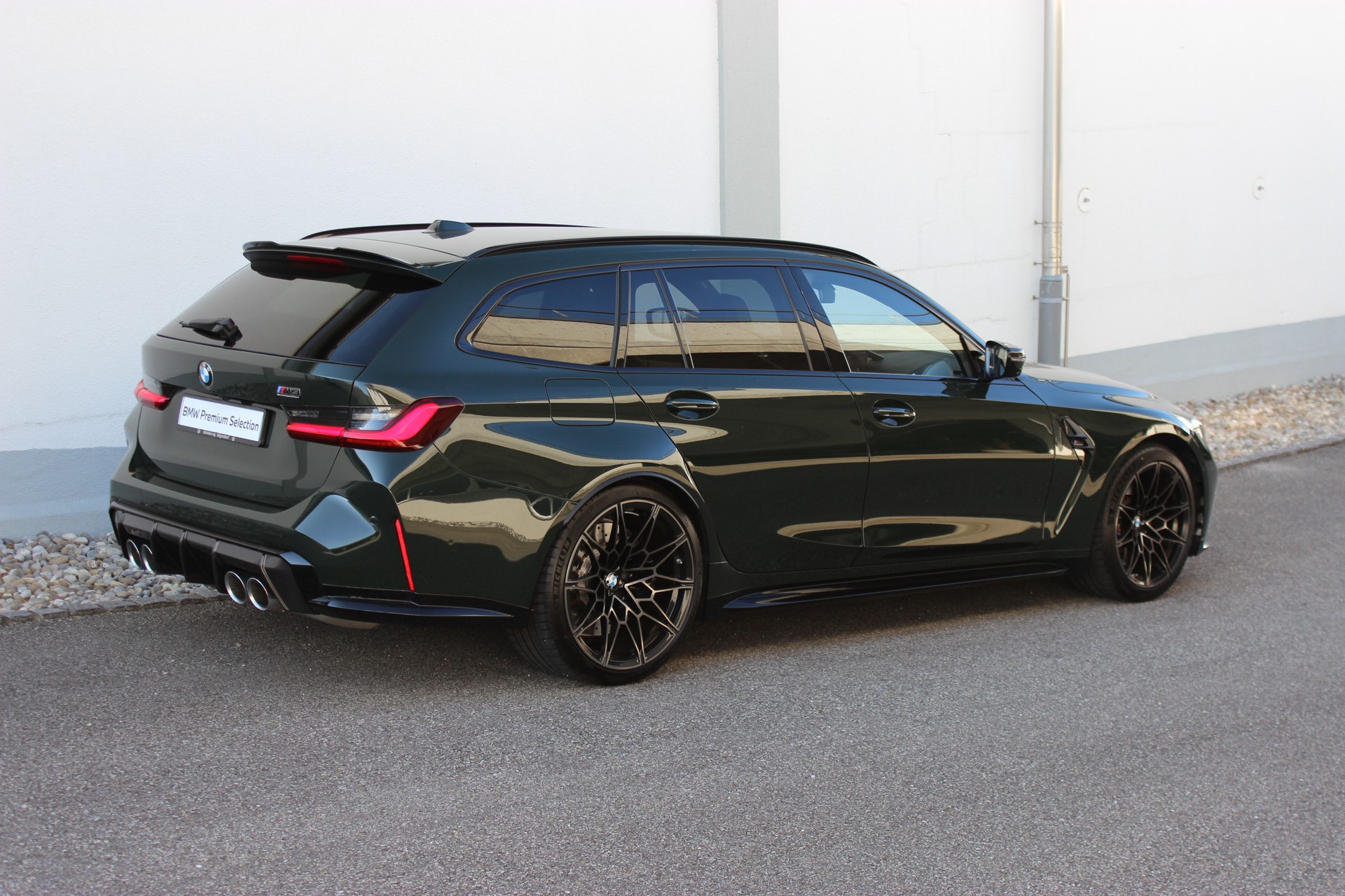 BMW M3 Touring xDrive Competition M CARBON EXTERIEURPAKET Individual *BREWSER GREEN*-image-5