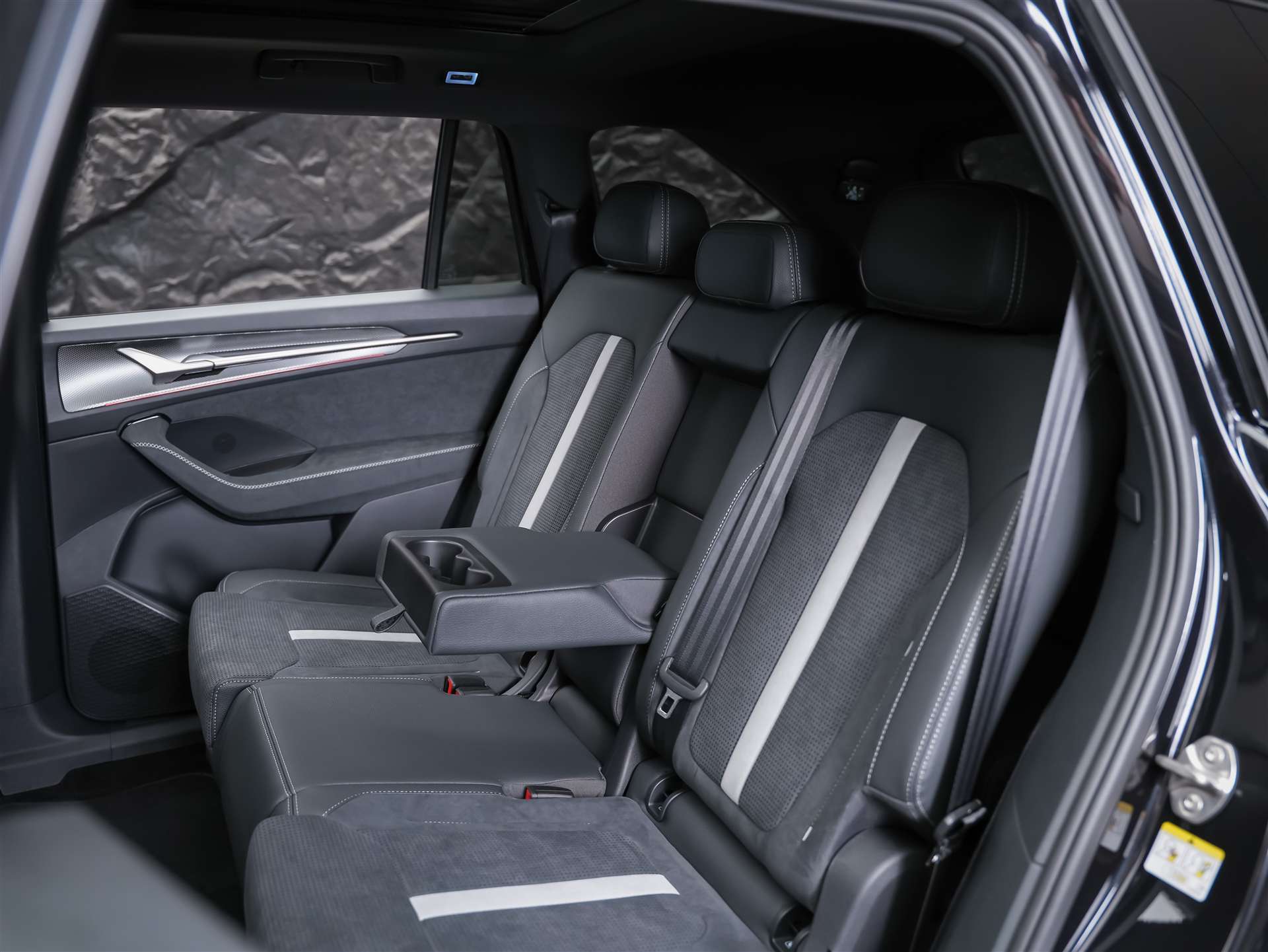 SKODA Kodiaq 2.0 TDI Sportline 4x4 *Panorama*7 Plätzer* Matrix LED*CANTON Soundsystem*-image-14
