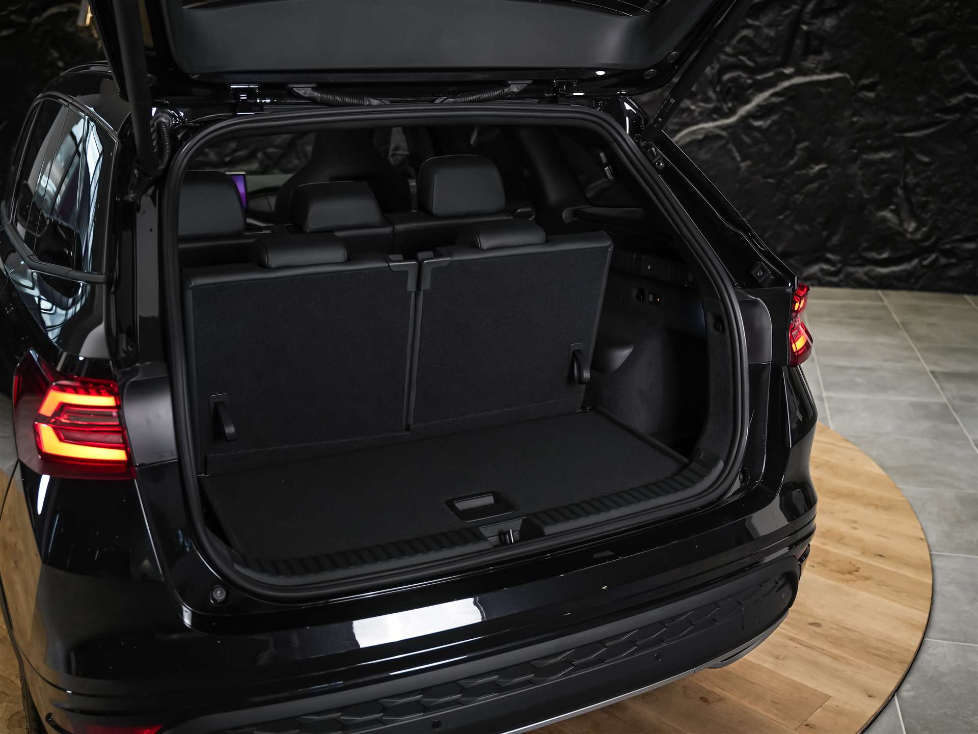 SKODA Kodiaq 2.0 TDI Sportline 4x4 *Panorama*7 Plätzer* Matrix LED*CANTON Soundsystem*-image-44