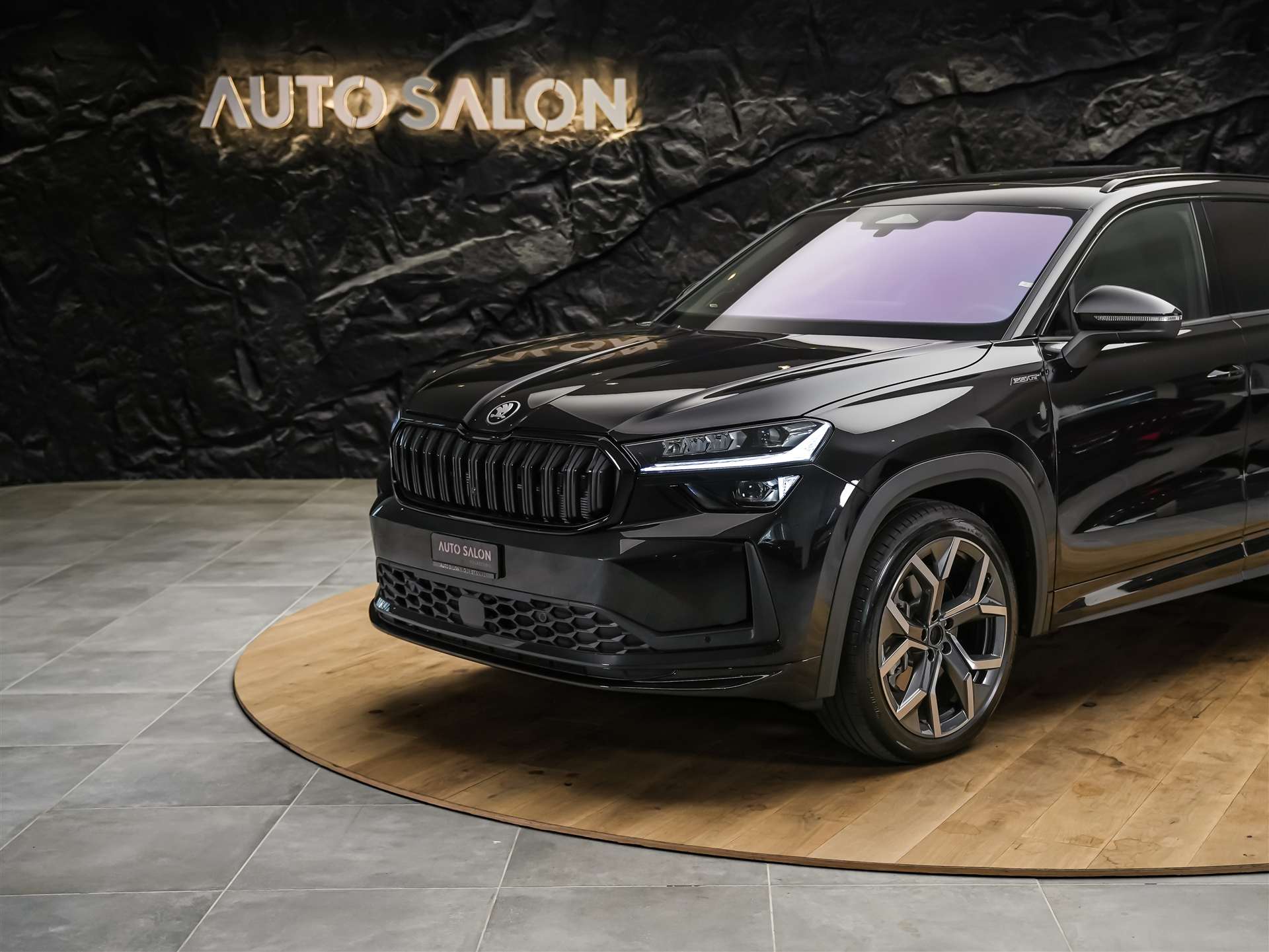 SKODA Kodiaq 2.0 TDI Sportline 4x4 *Panorama*7 Plätzer* Matrix LED*CANTON Soundsystem*-image-17