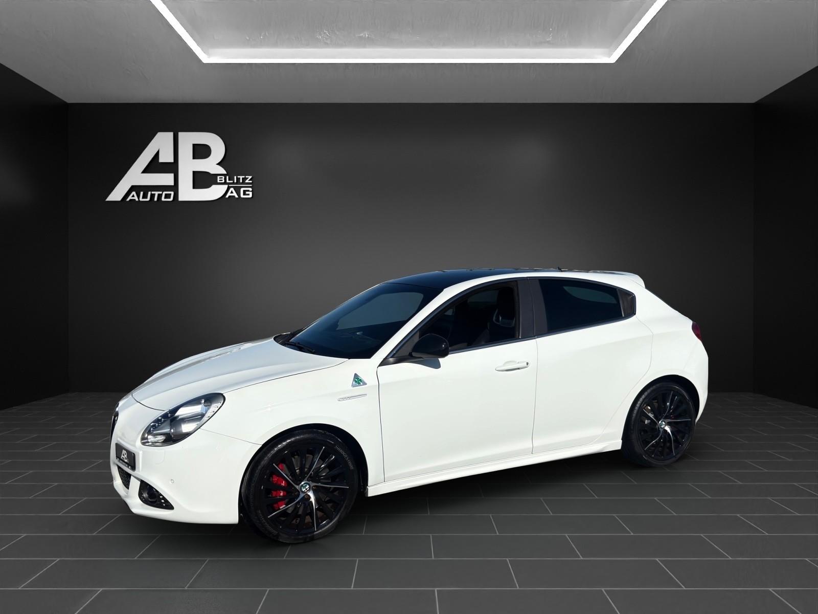 ALFA ROMEO Giulietta 1750 TBi Quadrifoglio Verde TCT mit 241 PS-image-1