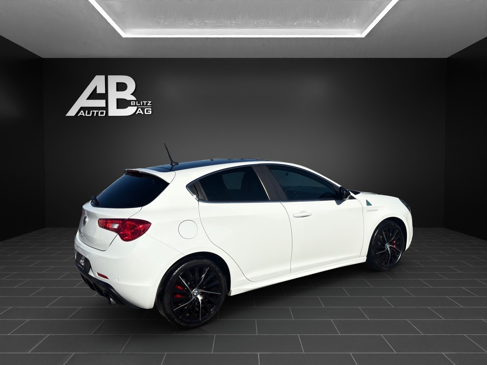 ALFA ROMEO Giulietta 1750 TBi Quadrifoglio Verde TCT mit 241 PS-image-4