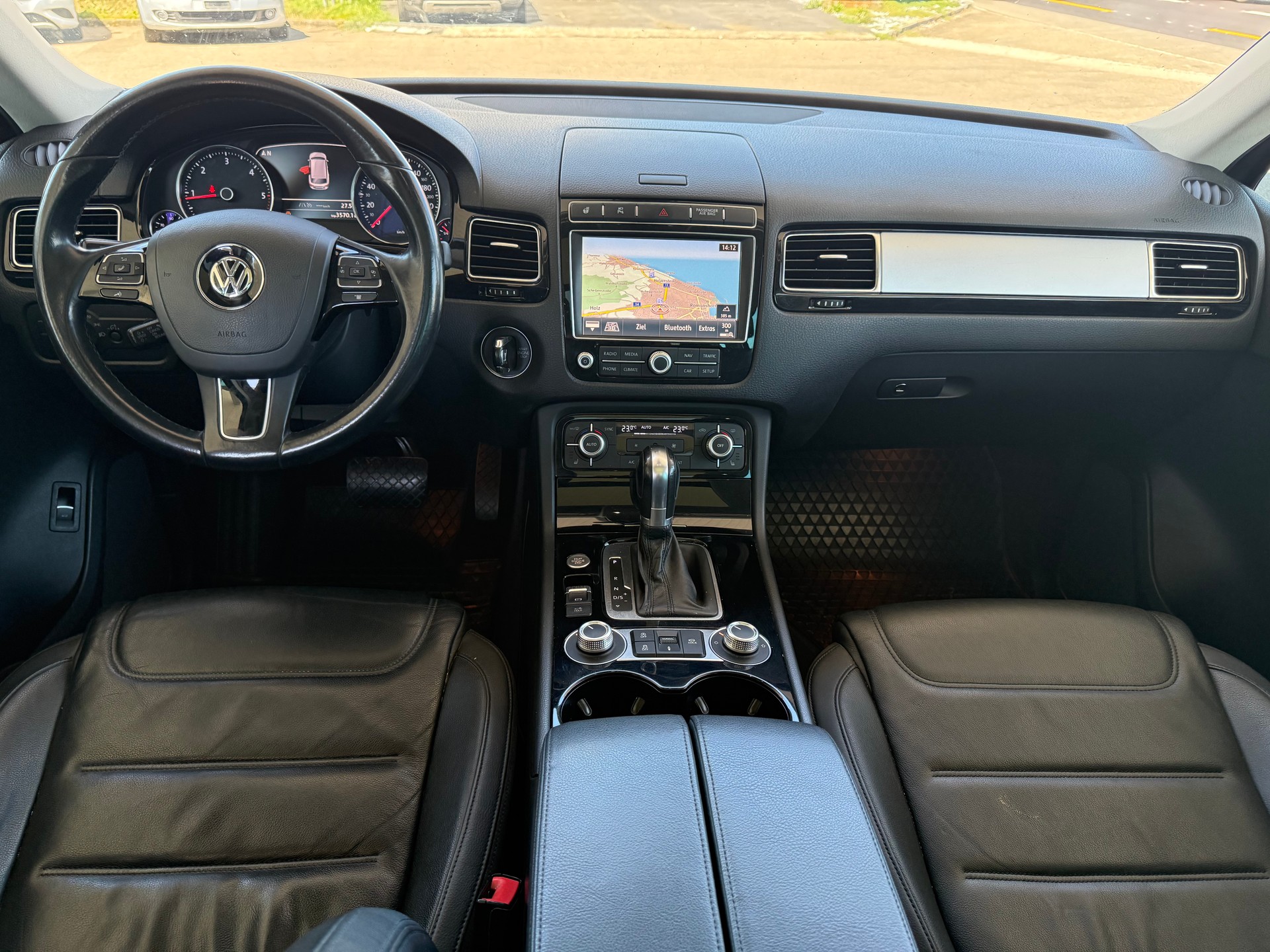 VW Touareg 3.0 TDI BlueMotion Technology Tiptronic-image-6