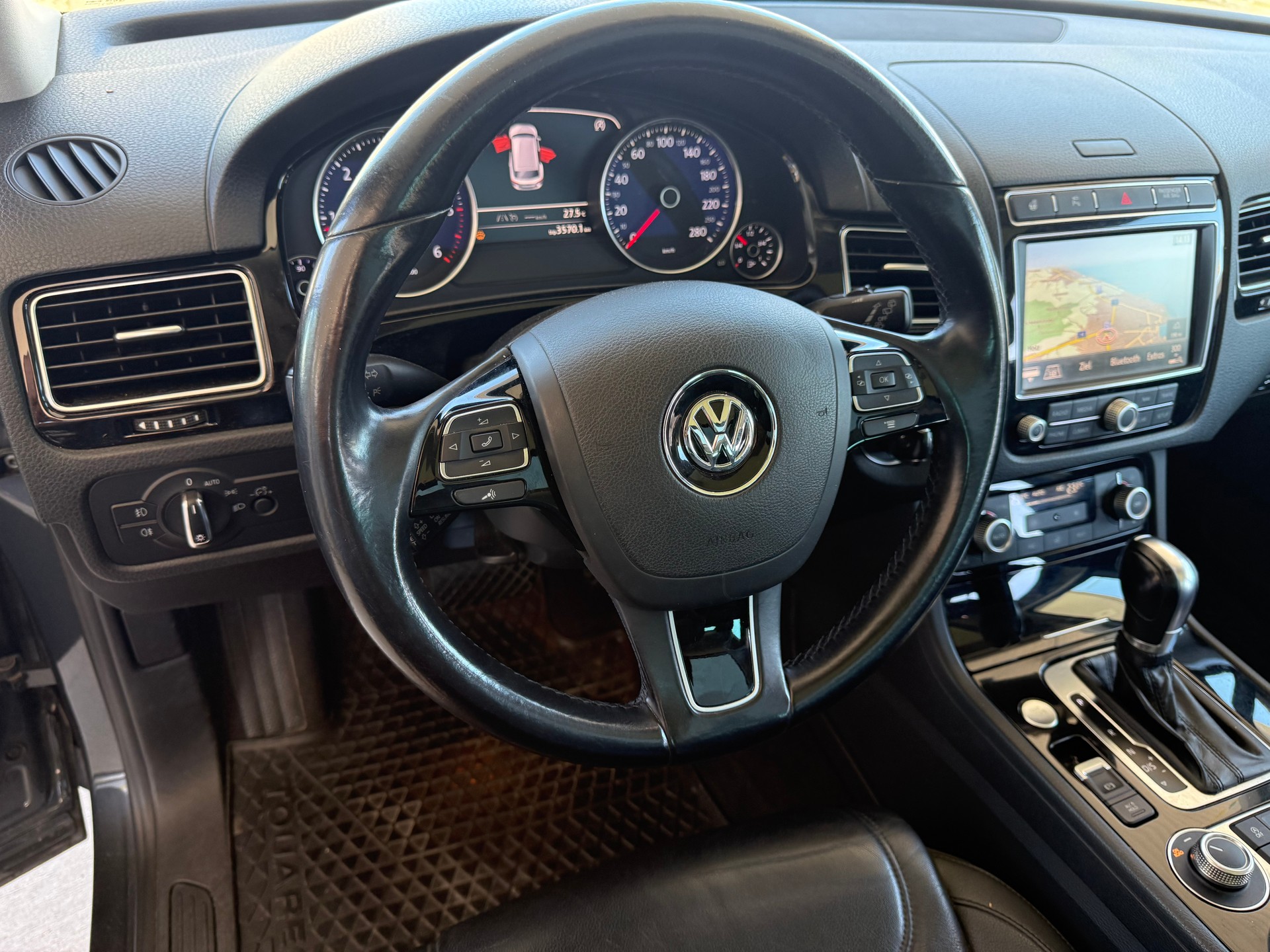 VW Touareg 3.0 TDI BlueMotion Technology Tiptronic-image-13