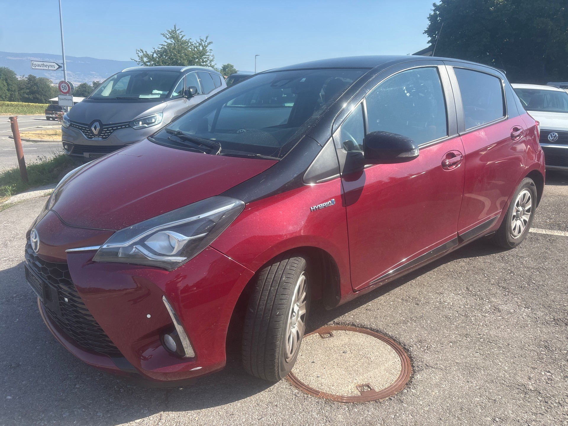 TOYOTA Yaris 1.5 VVT-i Hybrid Premium e-CVT-image-1
