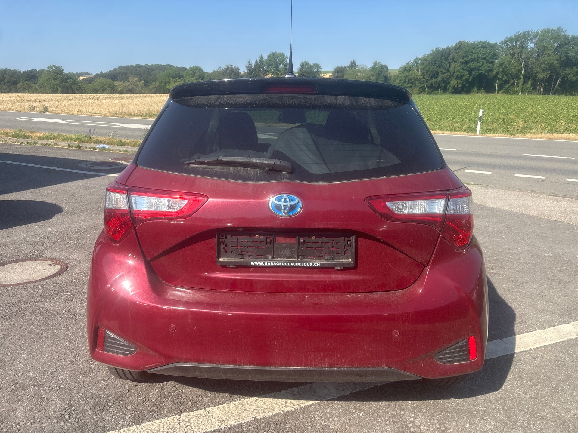 TOYOTA Yaris 1.5 VVT-i Hybrid Premium e-CVT-image-6