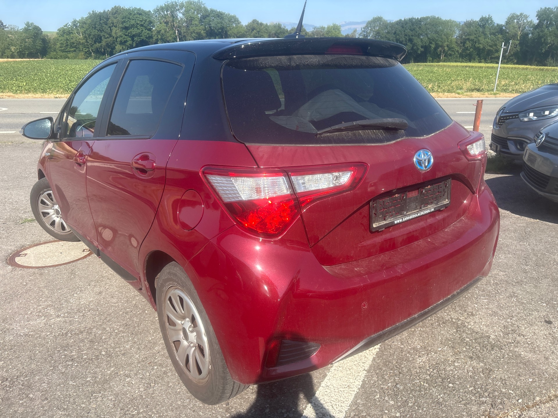 TOYOTA Yaris 1.5 VVT-i Hybrid Premium e-CVT-image-5