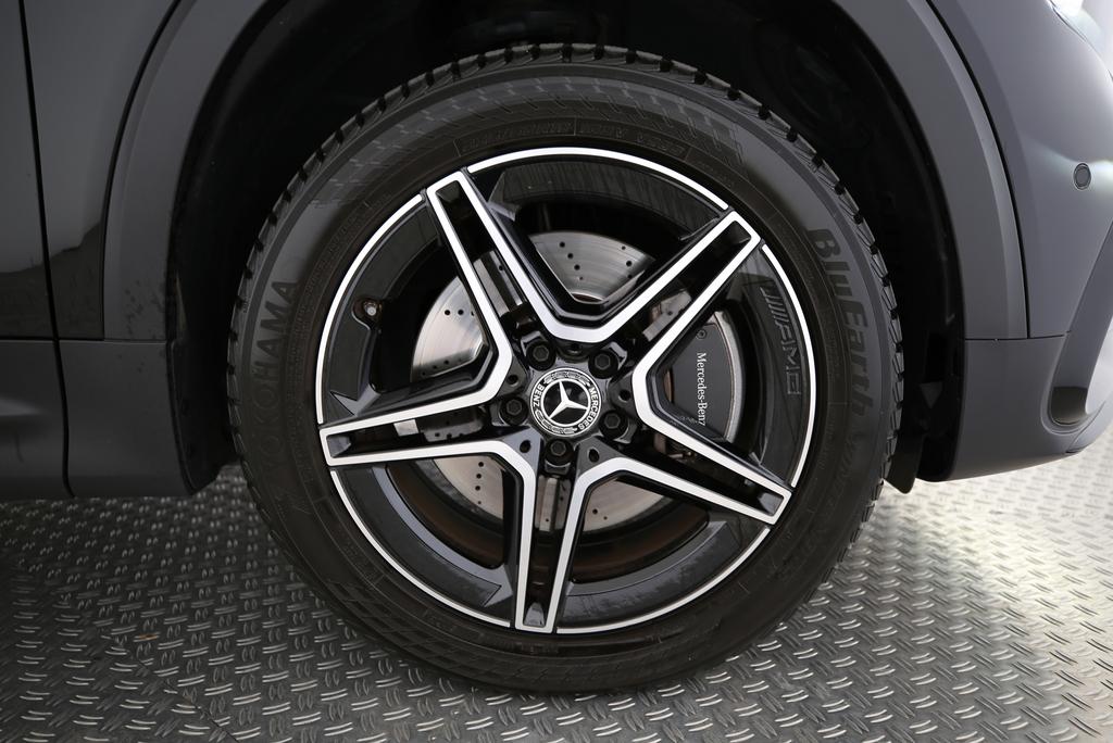 MERCEDES-BENZ GLB 250 AMG Line 4matic-image-9