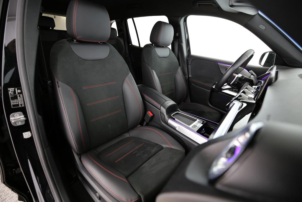 MERCEDES-BENZ GLB 250 AMG Line 4matic-image-8