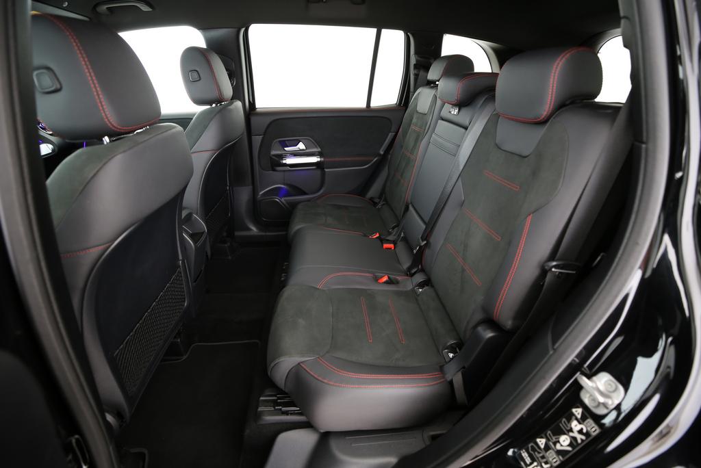 MERCEDES-BENZ GLB 250 AMG Line 4matic-image-6