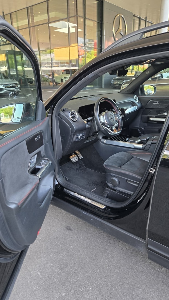 MERCEDES-BENZ GLB 200 d AMG Line 4matic-image-16