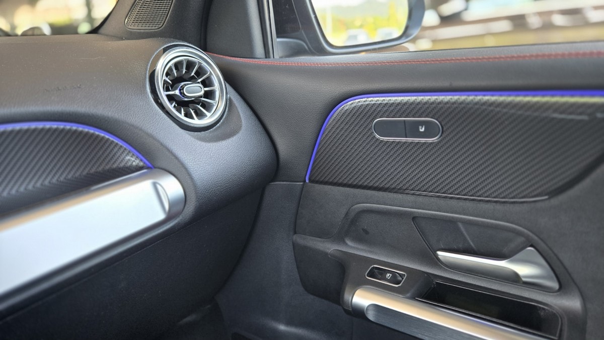 MERCEDES-BENZ GLB 200 d AMG Line 4matic-image-19