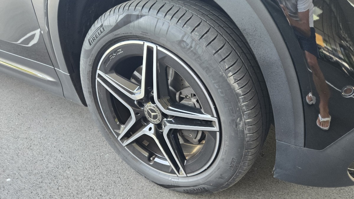 MERCEDES-BENZ GLB 200 d AMG Line 4matic-image-8