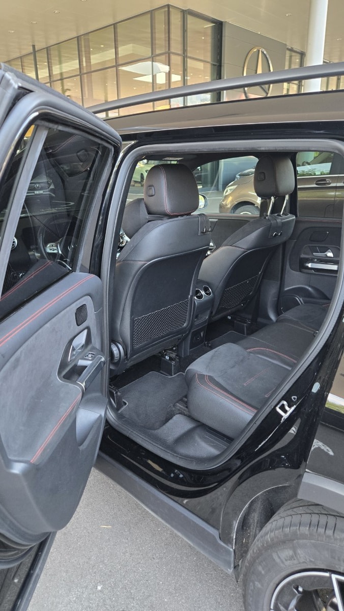 MERCEDES-BENZ GLB 200 d AMG Line 4matic-image-10