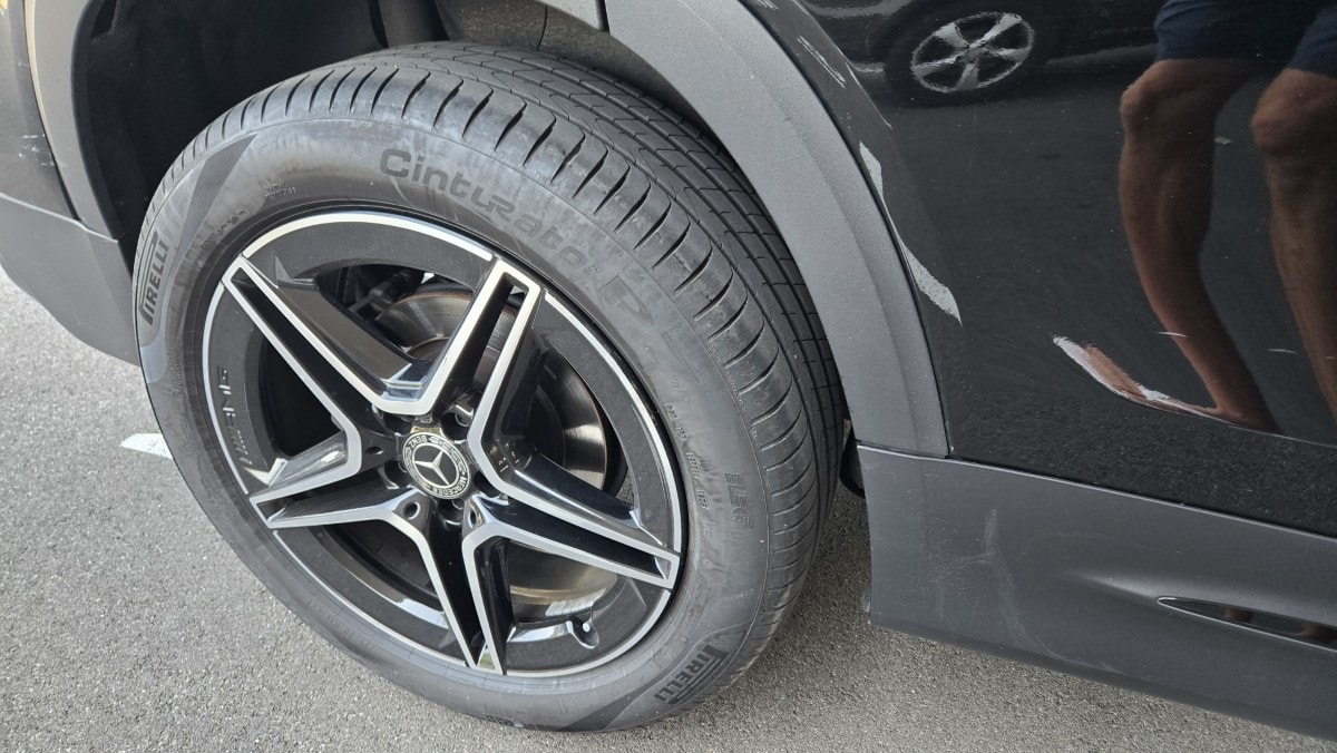 MERCEDES-BENZ GLB 200 d AMG Line 4matic-image-9