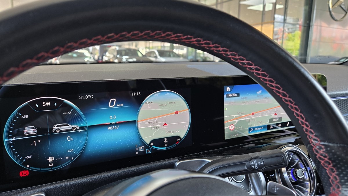 MERCEDES-BENZ GLB 200 d AMG Line 4matic-image-5