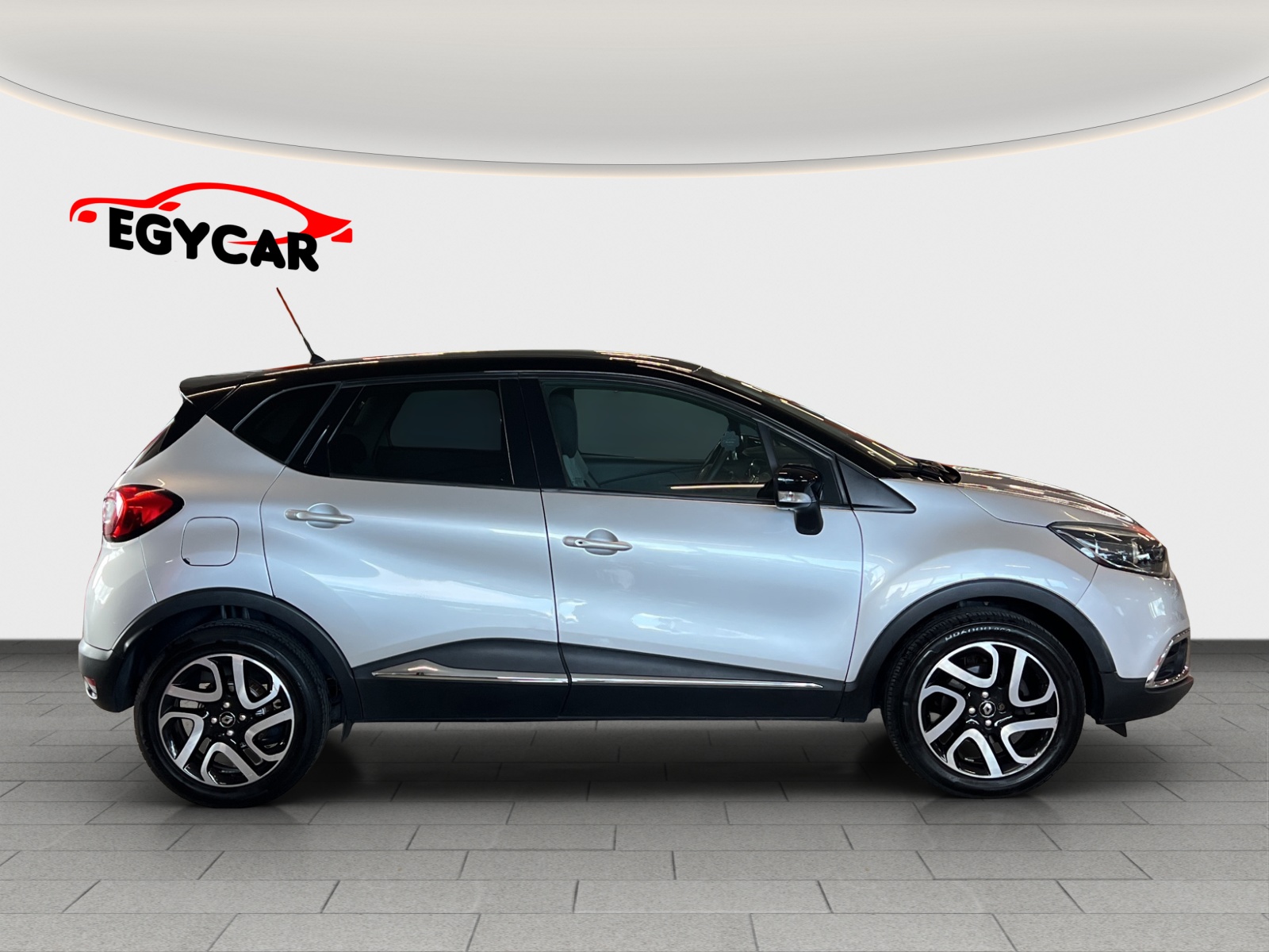 RENAULT Captur 1.5 dCi Intens-image-7
