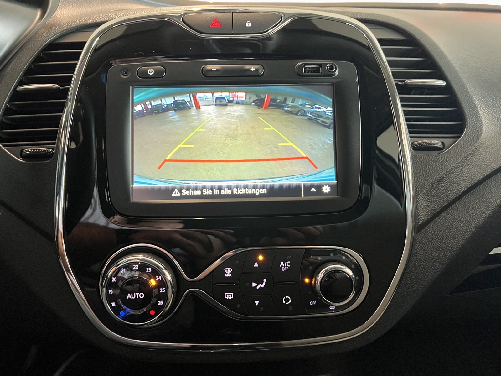 RENAULT Captur 1.5 dCi Intens-image-13