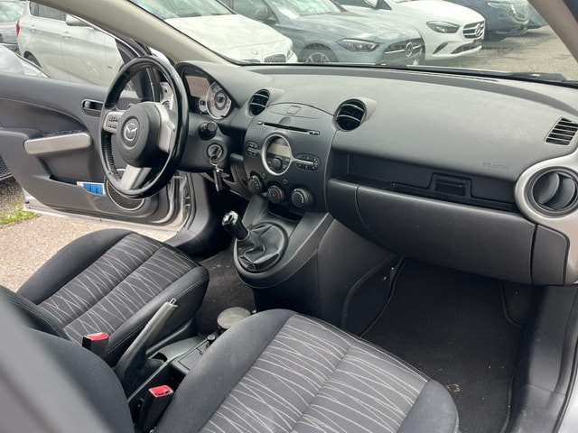 MAZDA 2 1.3i 16V Exclusive-image-10