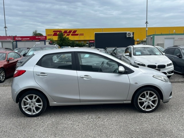 MAZDA 2 1.3i 16V Exclusive-image-8