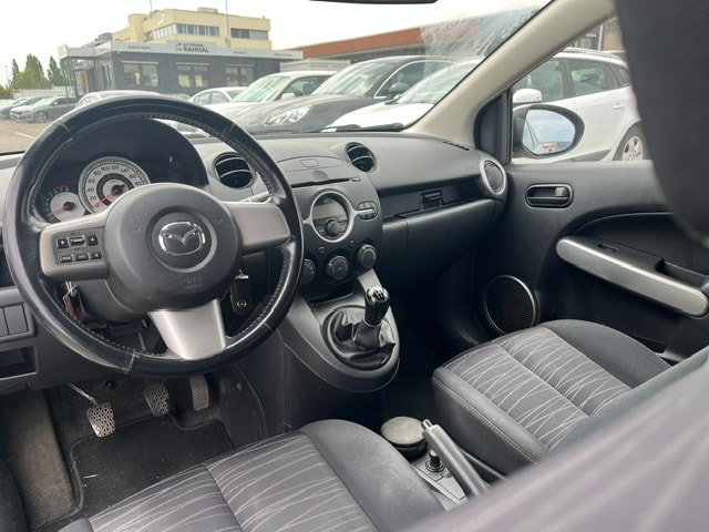 MAZDA 2 1.3i 16V Exclusive-image-12