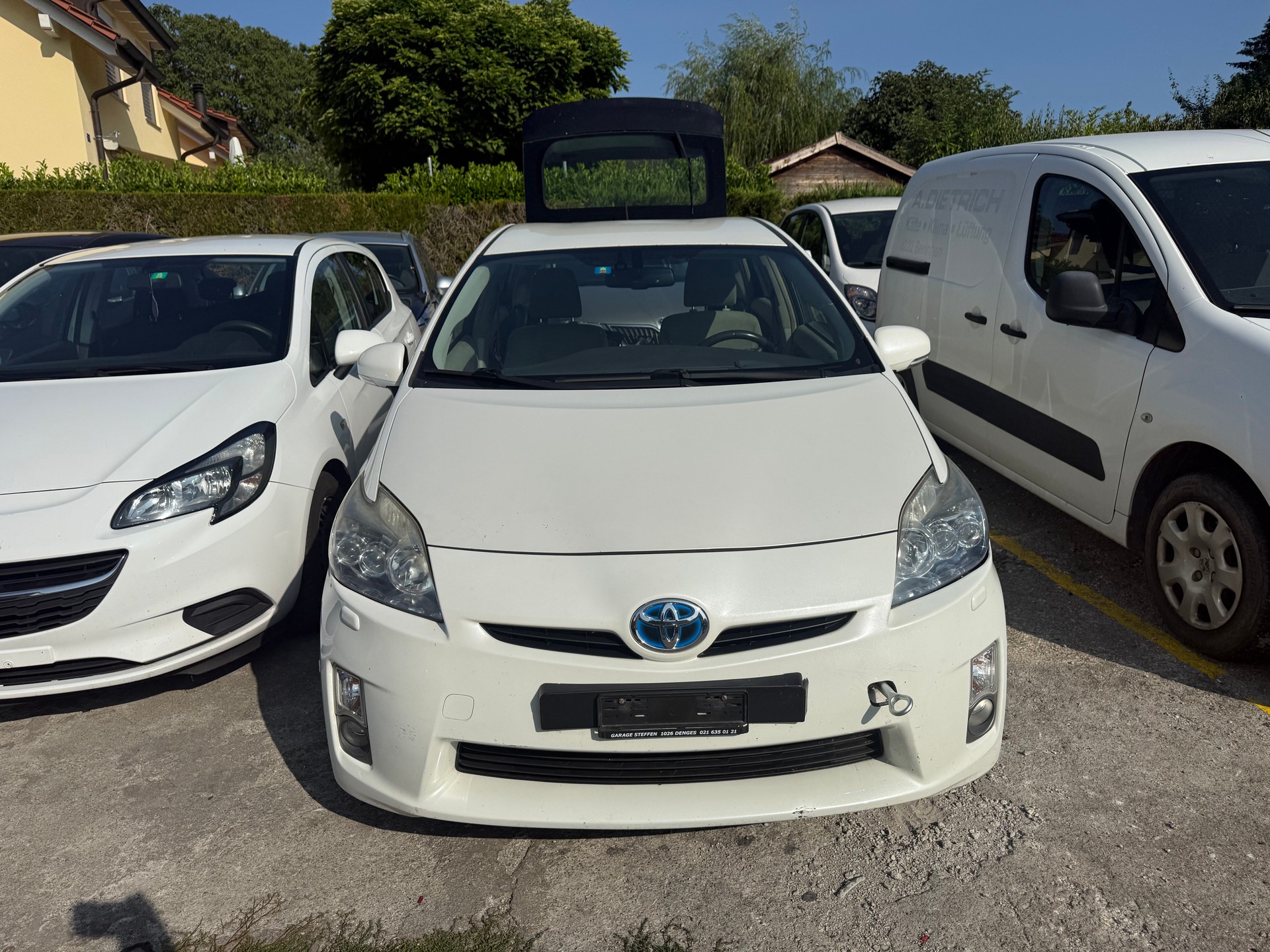 TOYOTA Prius 1.8 16V HSD Luna-image-0