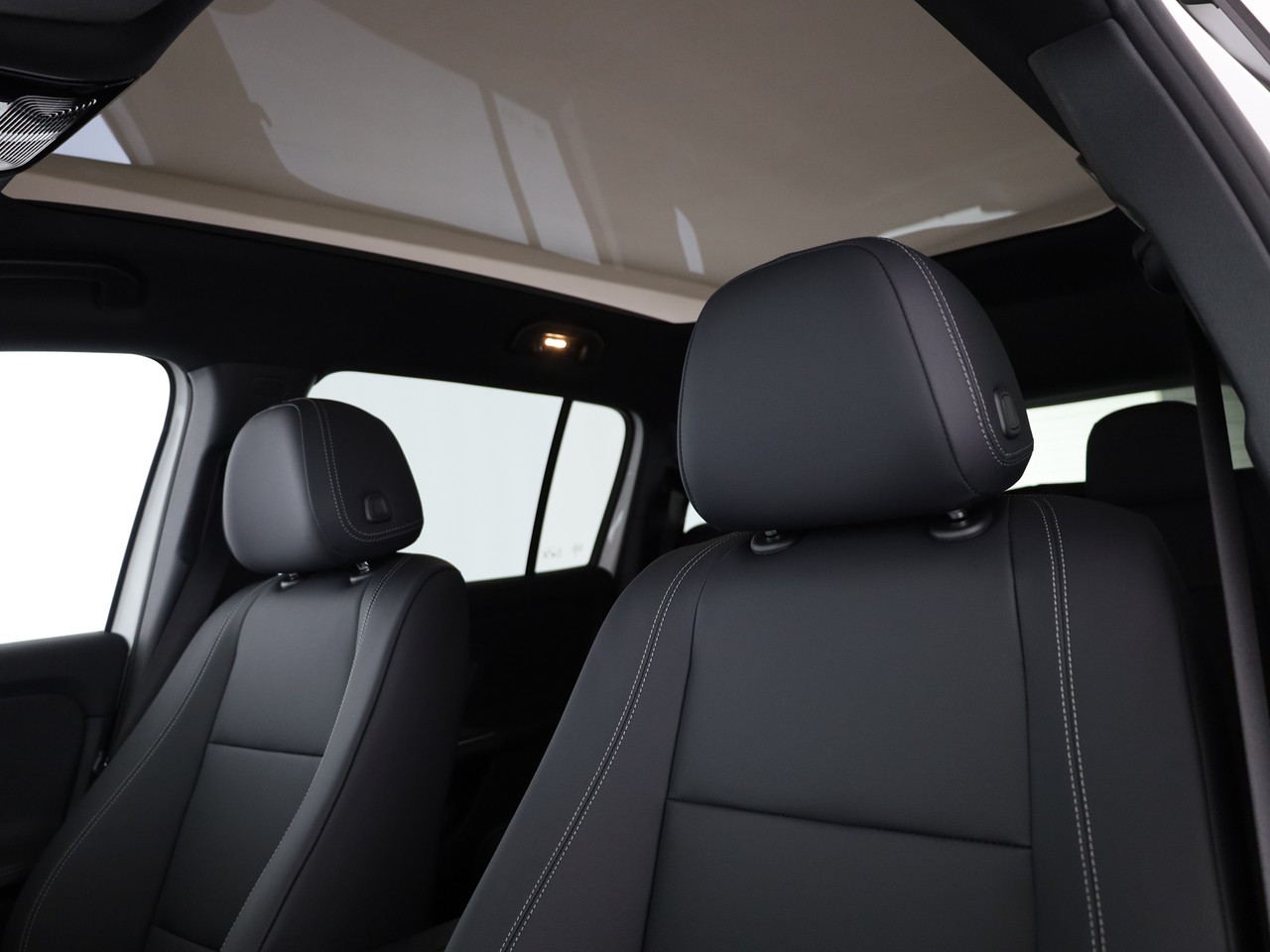 MERCEDES-BENZ GLB 220 4Matic 8G-Tronic-image-11