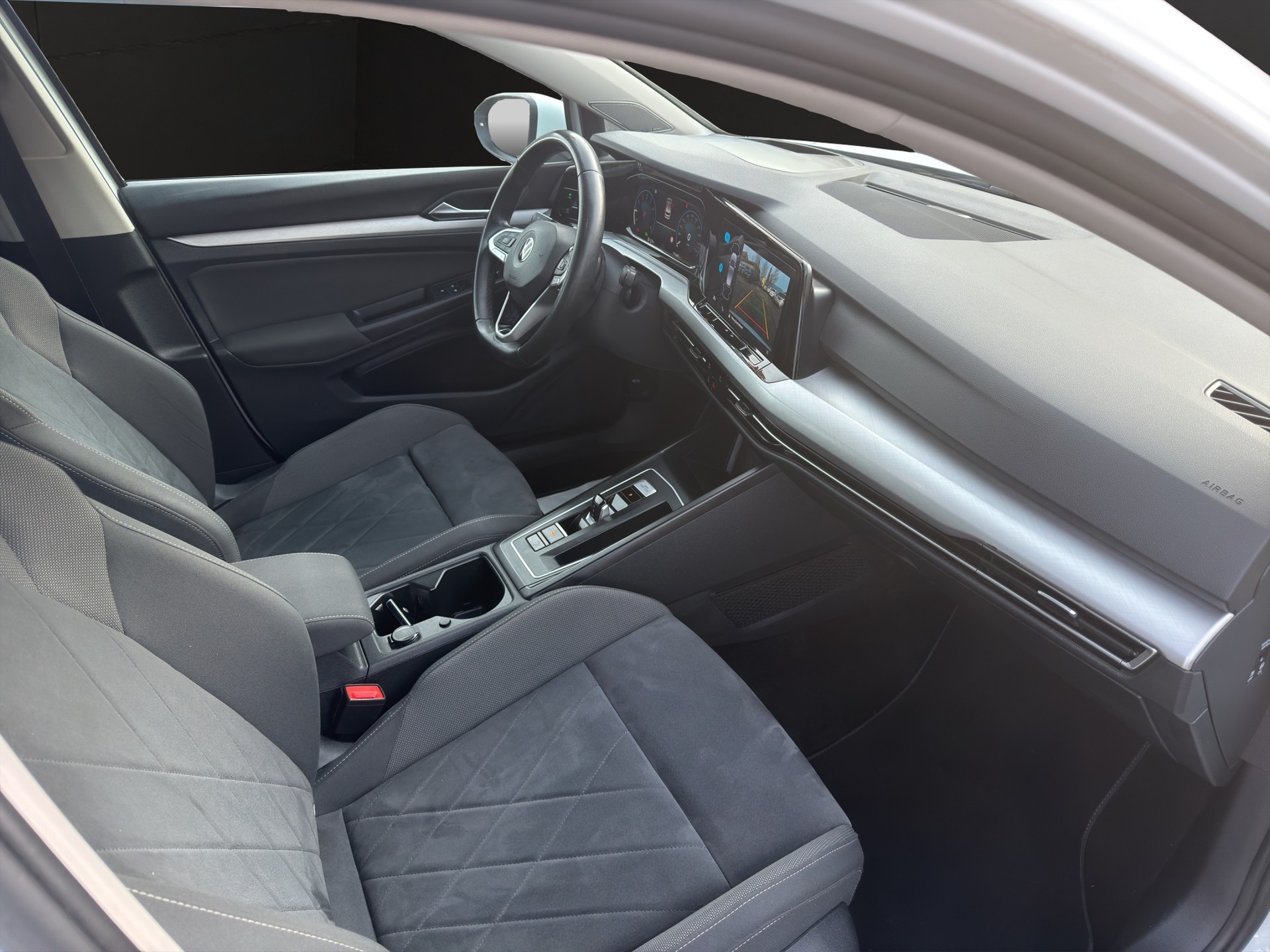 VW Golf 1.0 eTSI mHEV ACTLife DSG-image-13