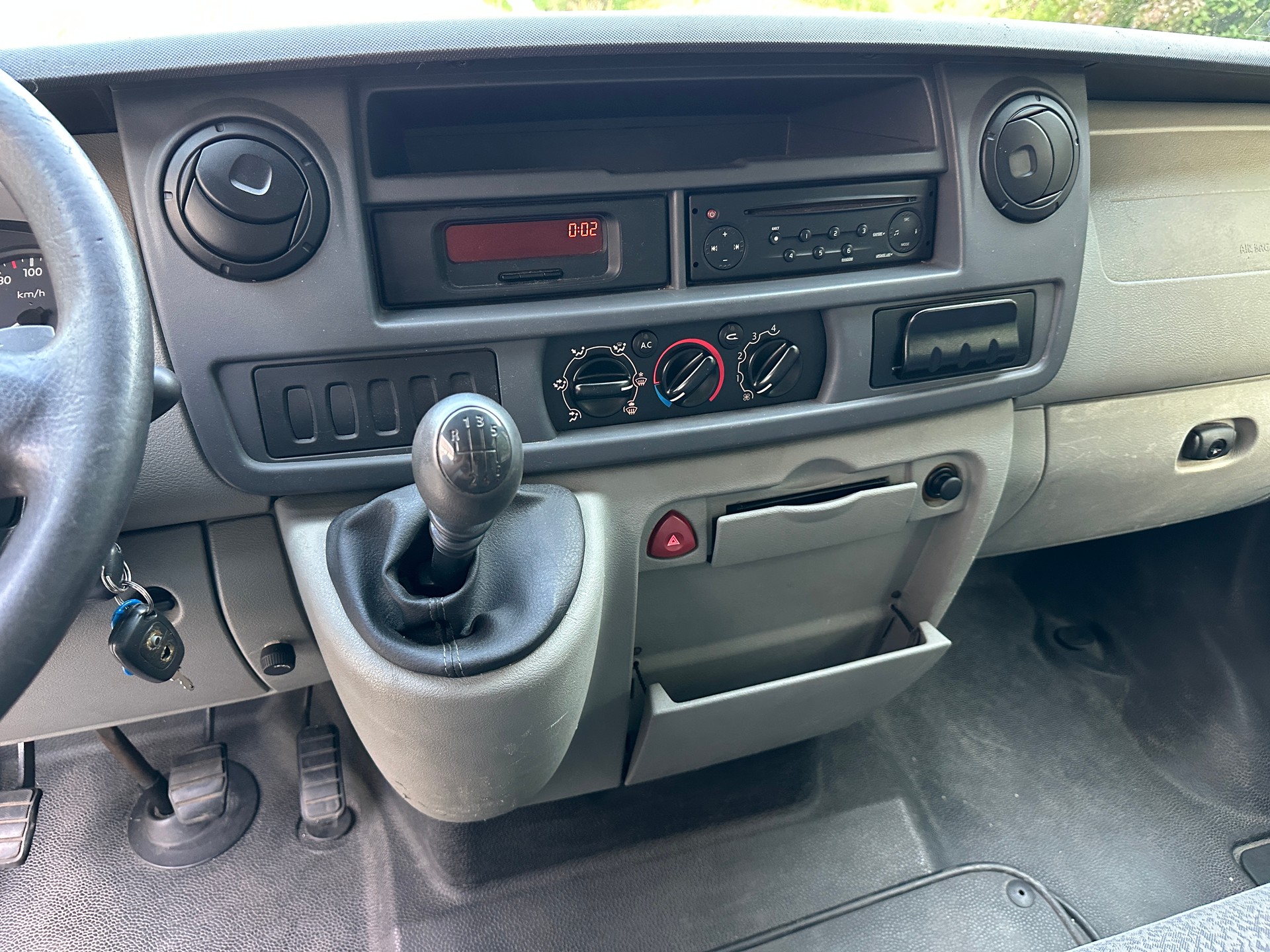 RENAULT Master T35 3.0dCi 2FL33Z-image-10