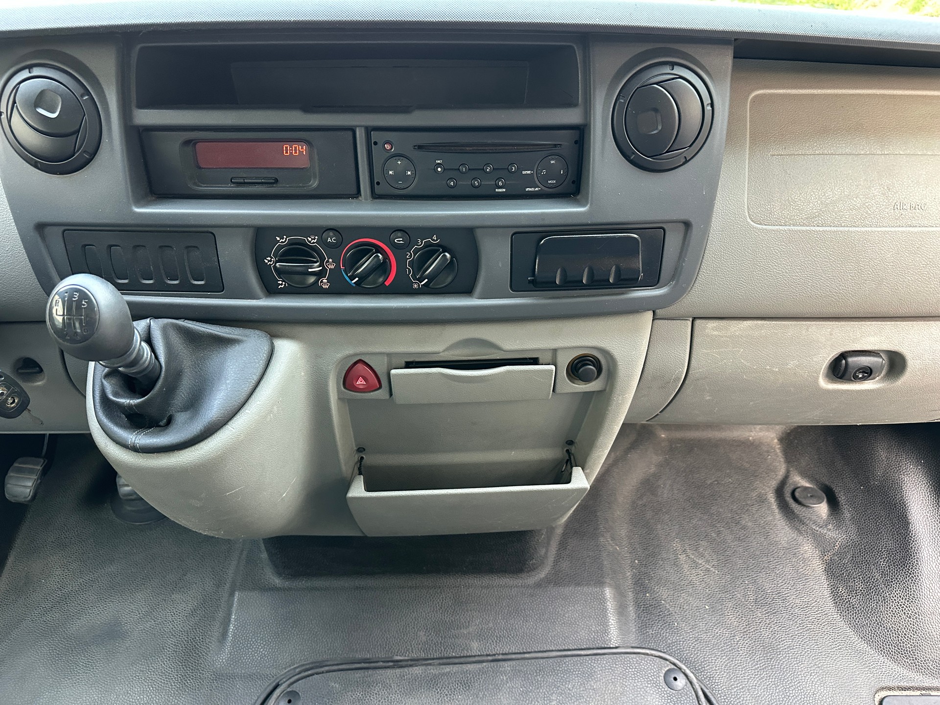 RENAULT Master T35 3.0dCi 2FL33Z-image-9