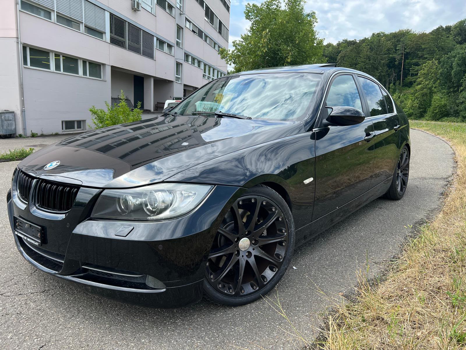 BMW 330i