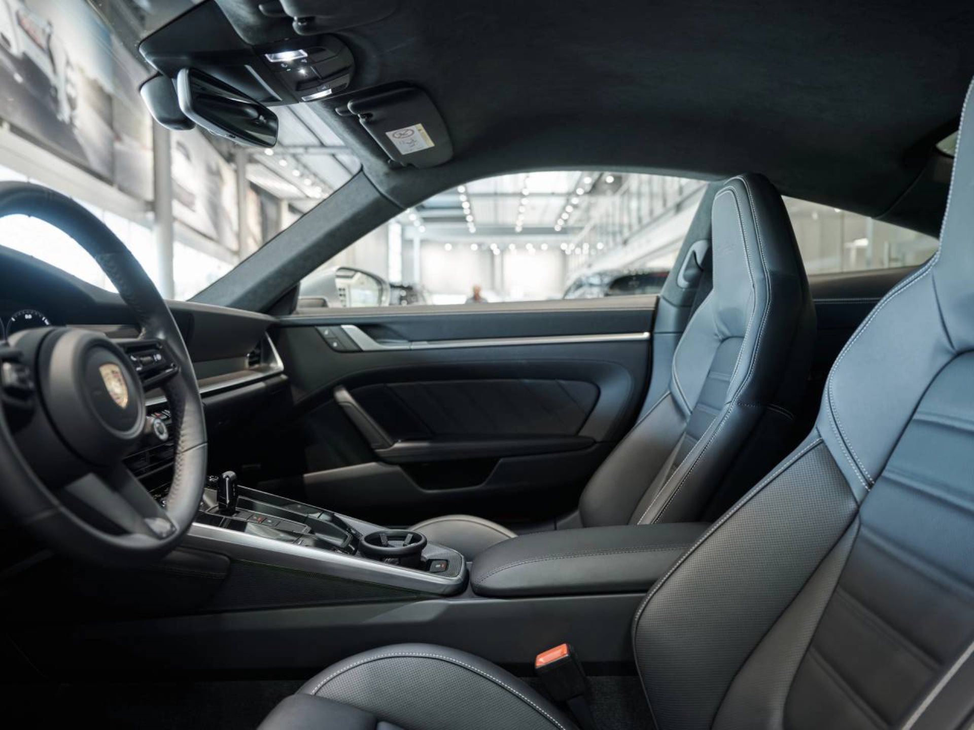 PORSCHE 911 Turbo-showroom-element-3