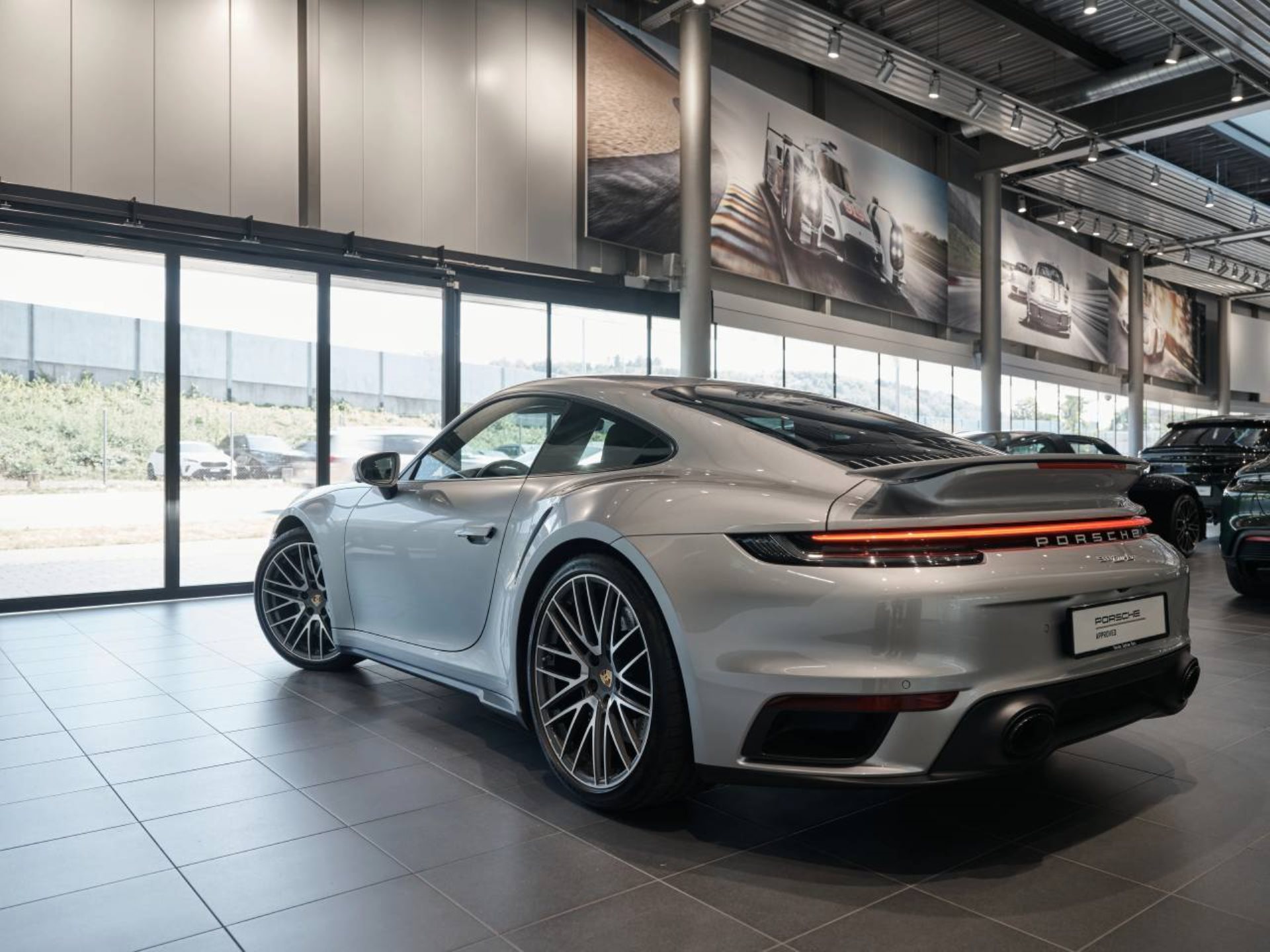 PORSCHE 911 Turbo-image-6