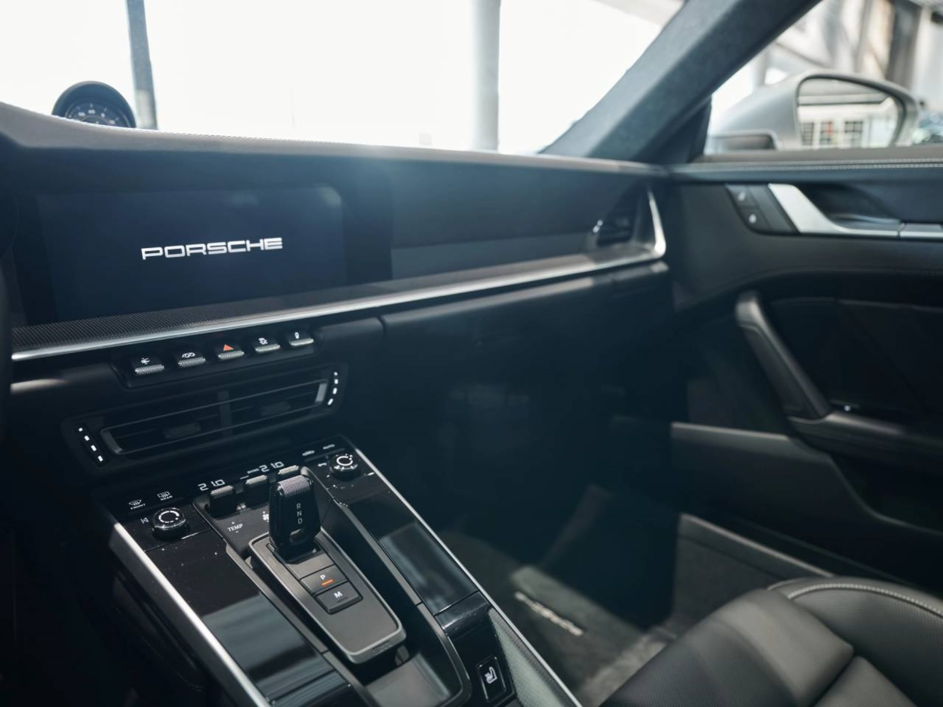 PORSCHE 911 Turbo-image-14