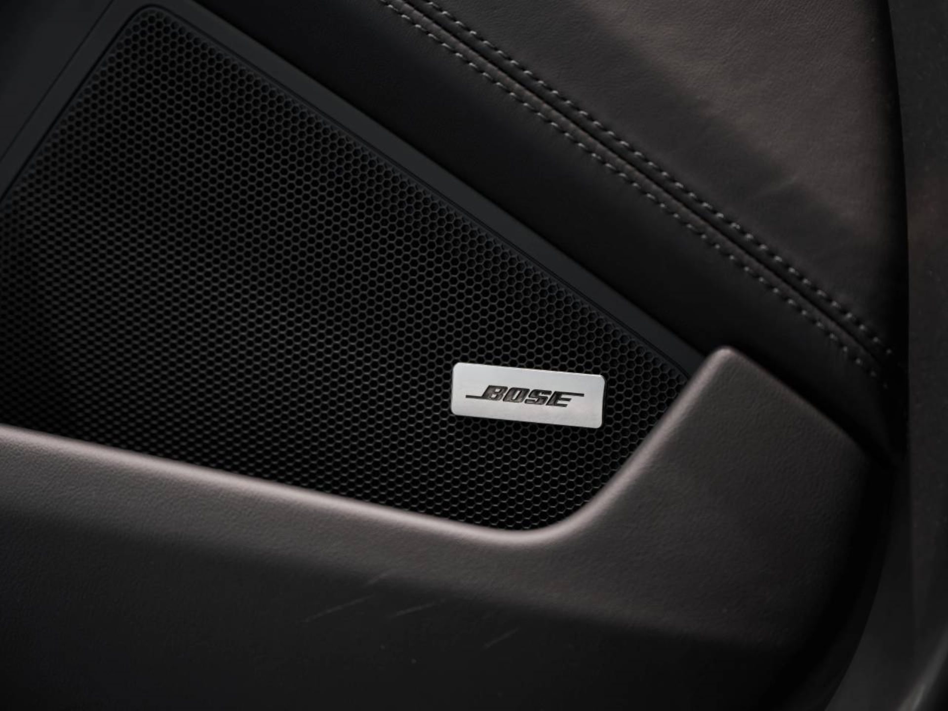 PORSCHE 911 Turbo-image-28