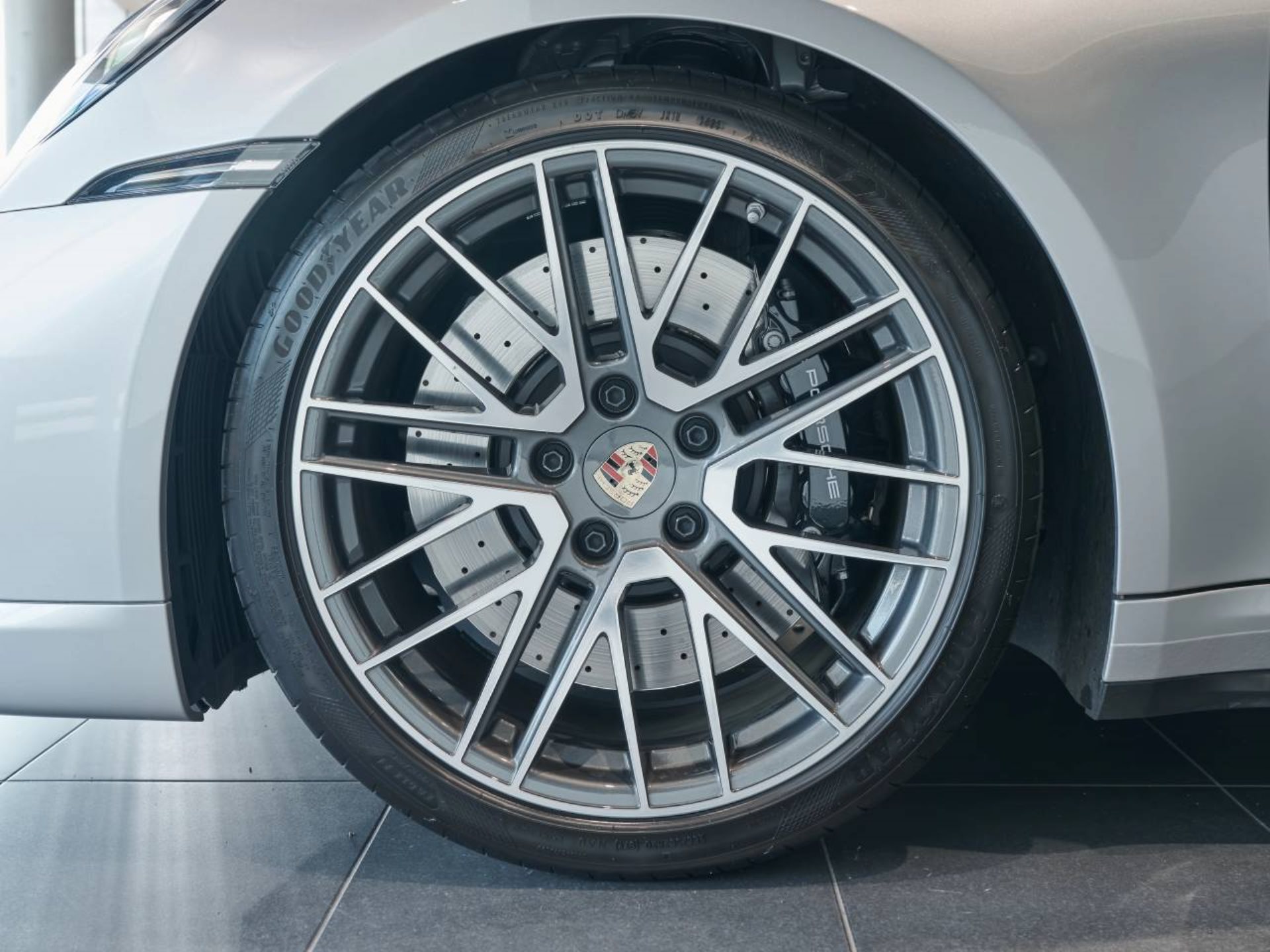 PORSCHE 911 Turbo-image-29