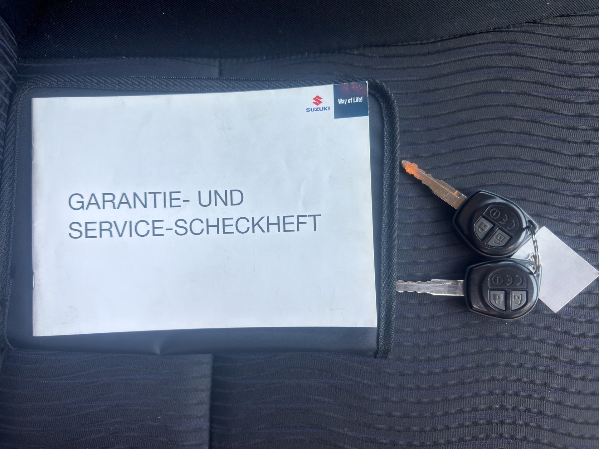 SUZUKI Swift 1.2i 16V GL 4x4-image-13