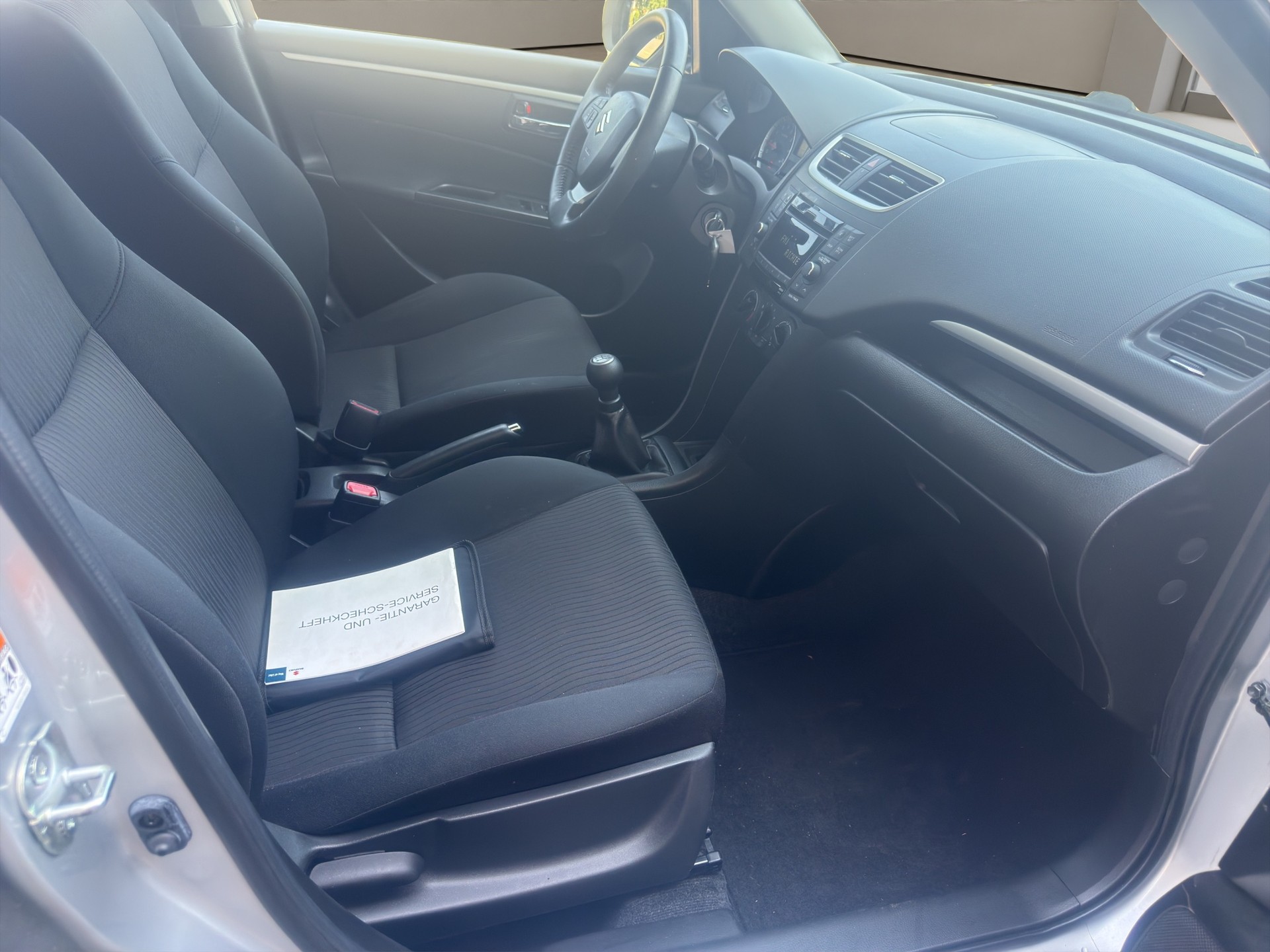 SUZUKI Swift 1.2i 16V GL 4x4-image-12