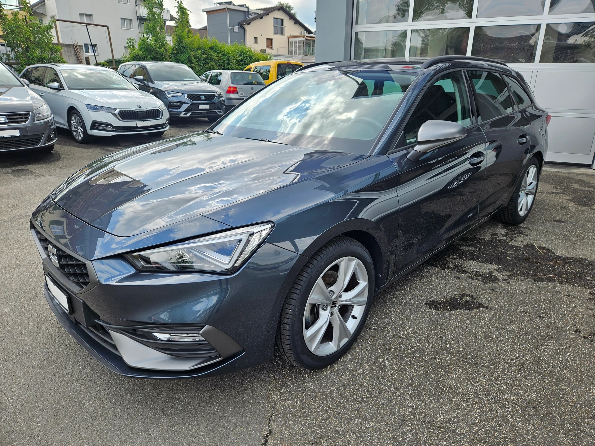 SEAT Leon ST 1.5 eTSI mHEV DSG FR-image-3