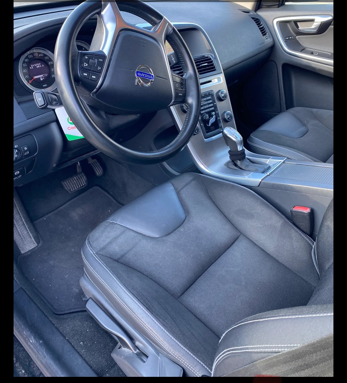 VOLVO XC60 D4 AWD Husky Edition Geartronic-image-8